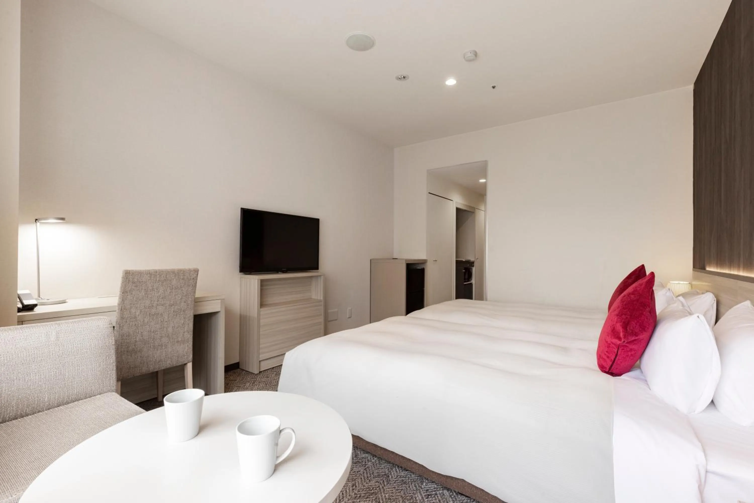 Photo of the whole room, Bed in Tokyu Stay Yotsuya - Shinjuku Area