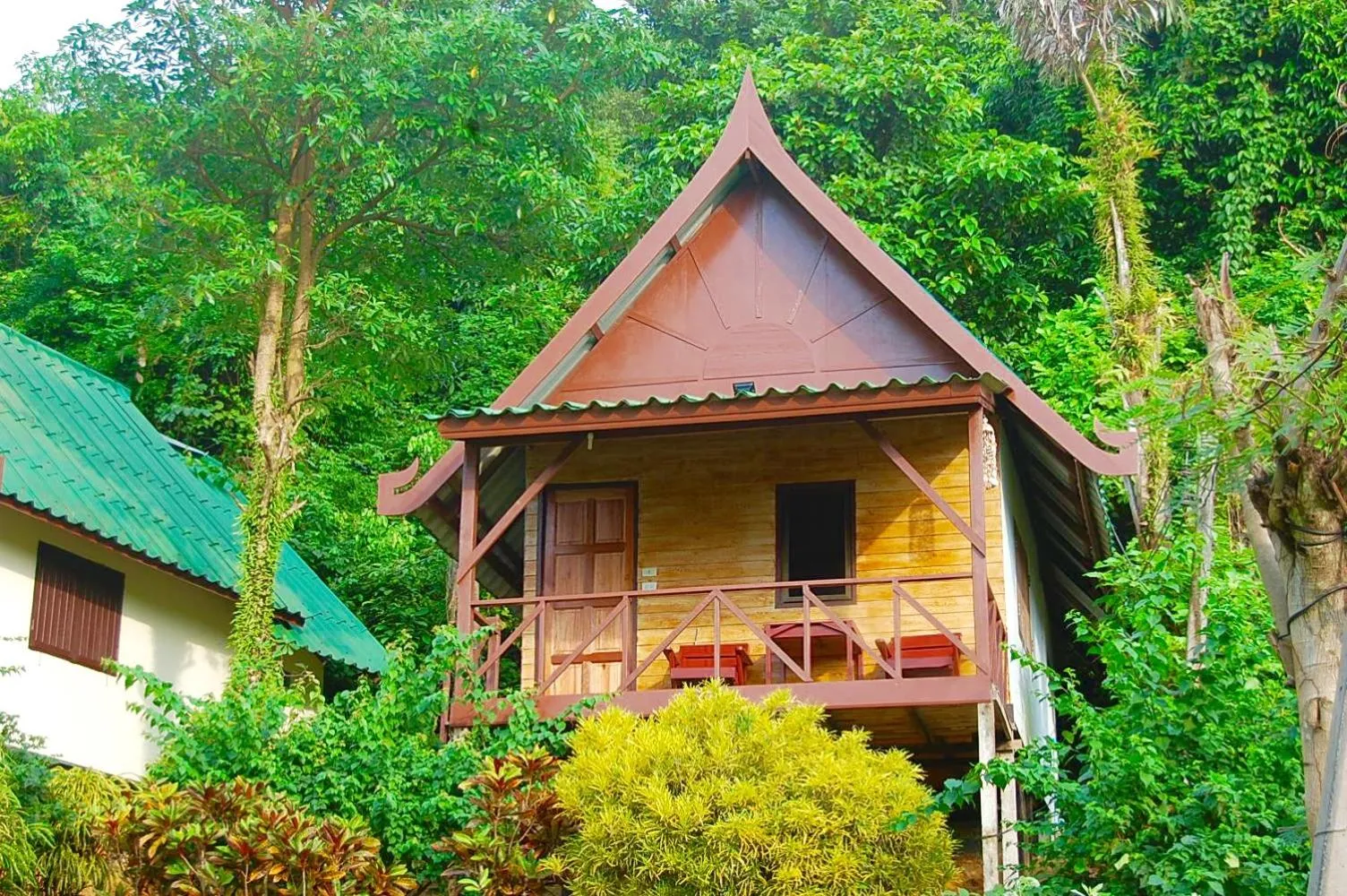 TP Hut Bungalows