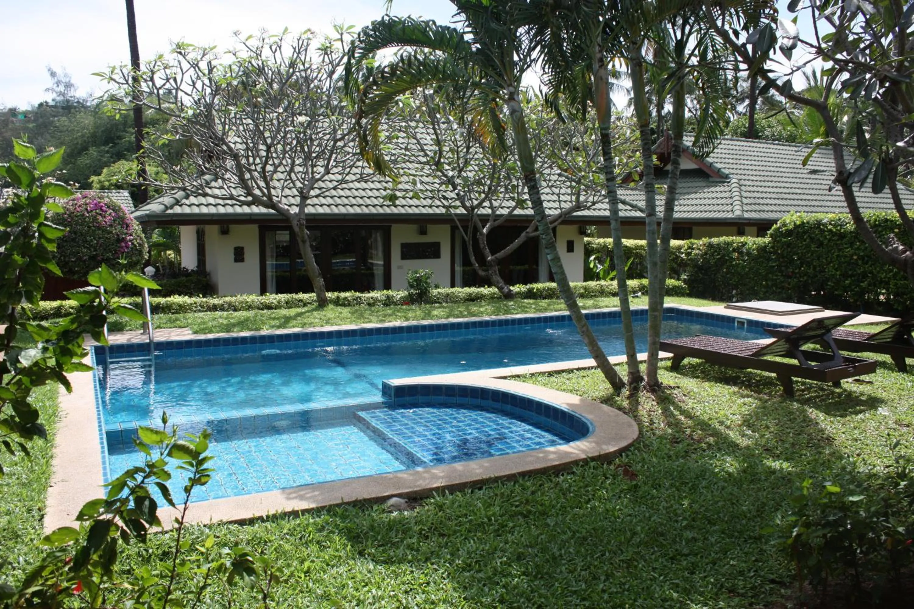 Swimming pool in Idyllic Samui Beach Villa Resort