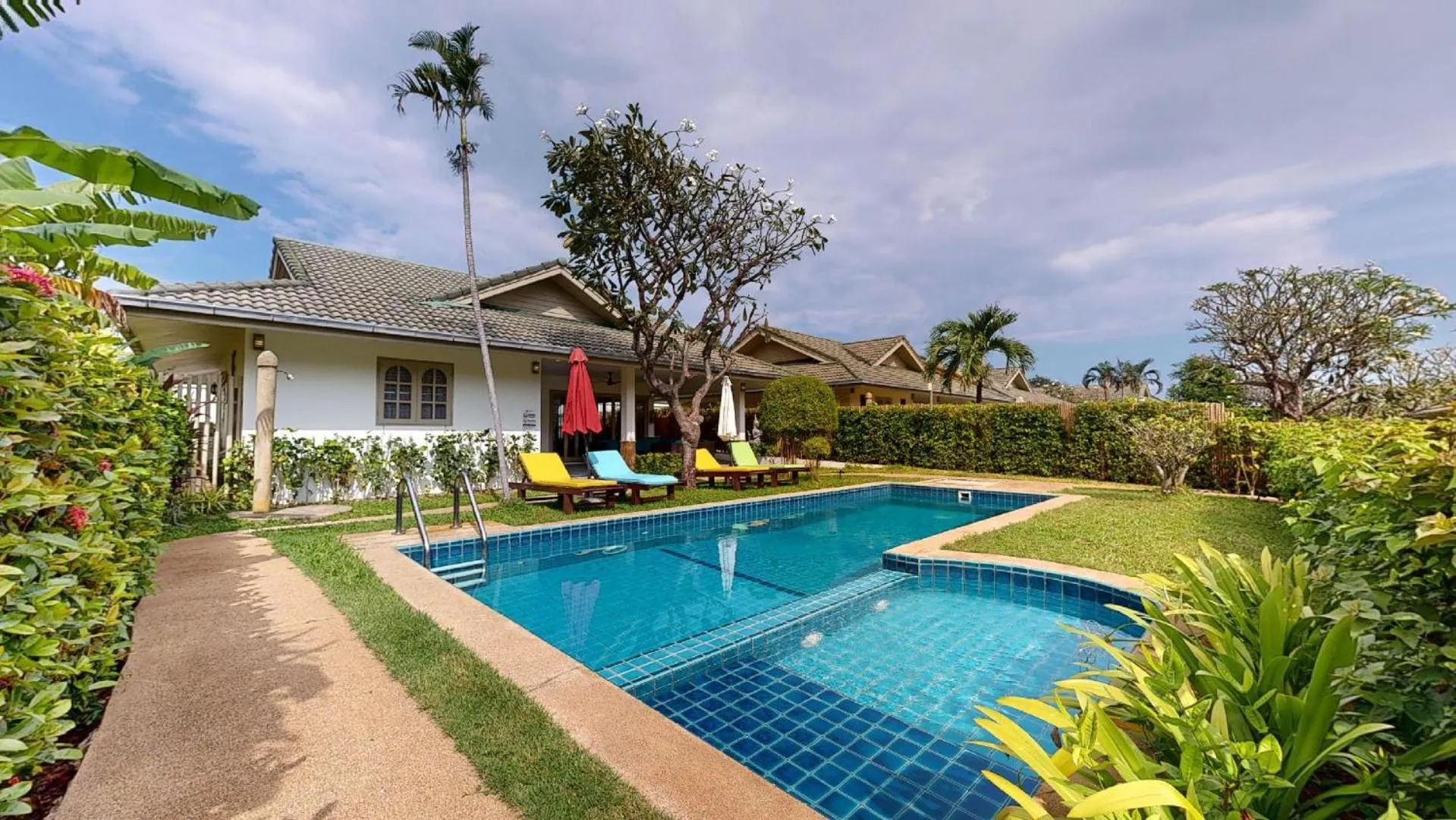 Garden view in Idyllic Samui Beach Villa Resort