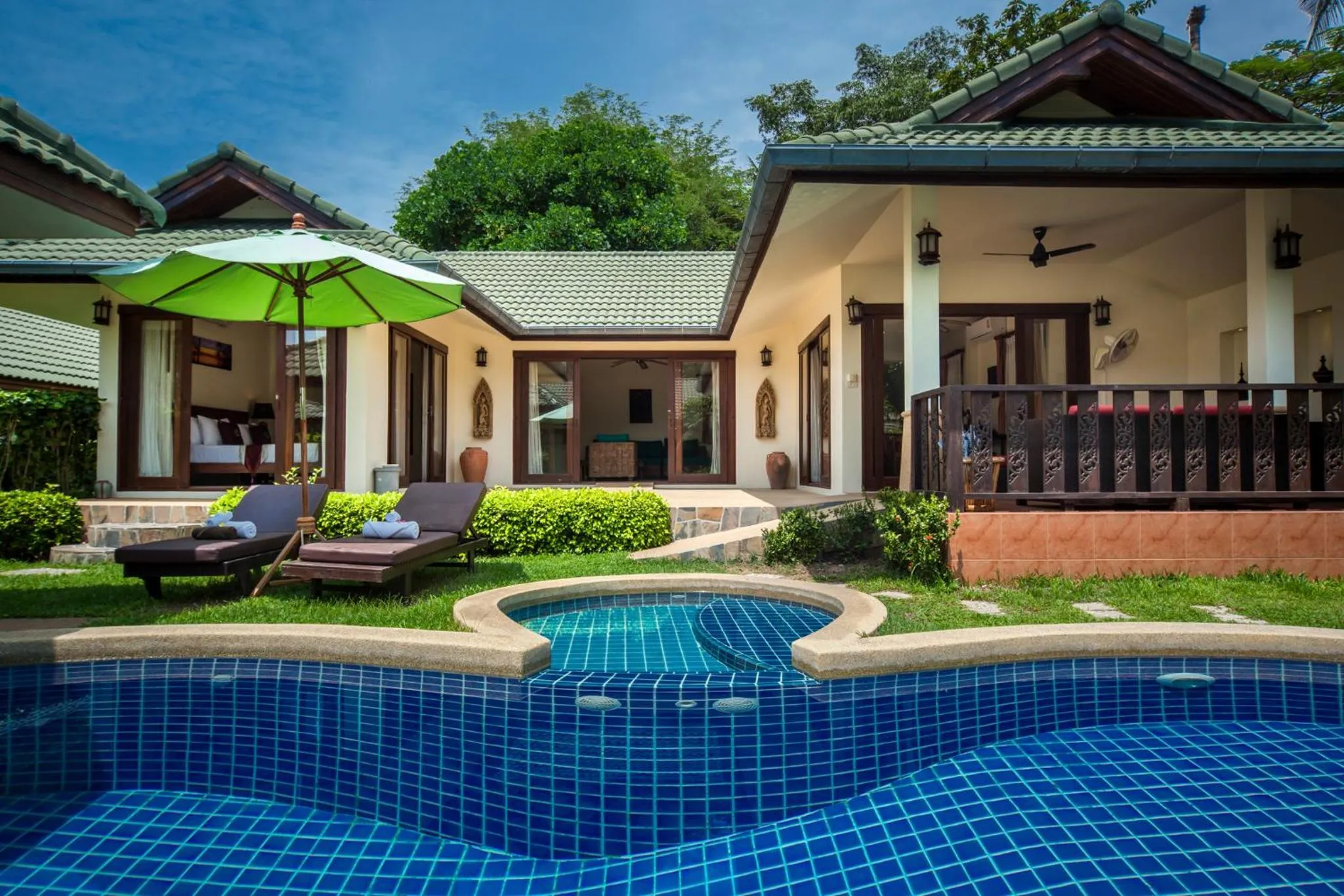 Garden in Idyllic Samui Beach Villa Resort