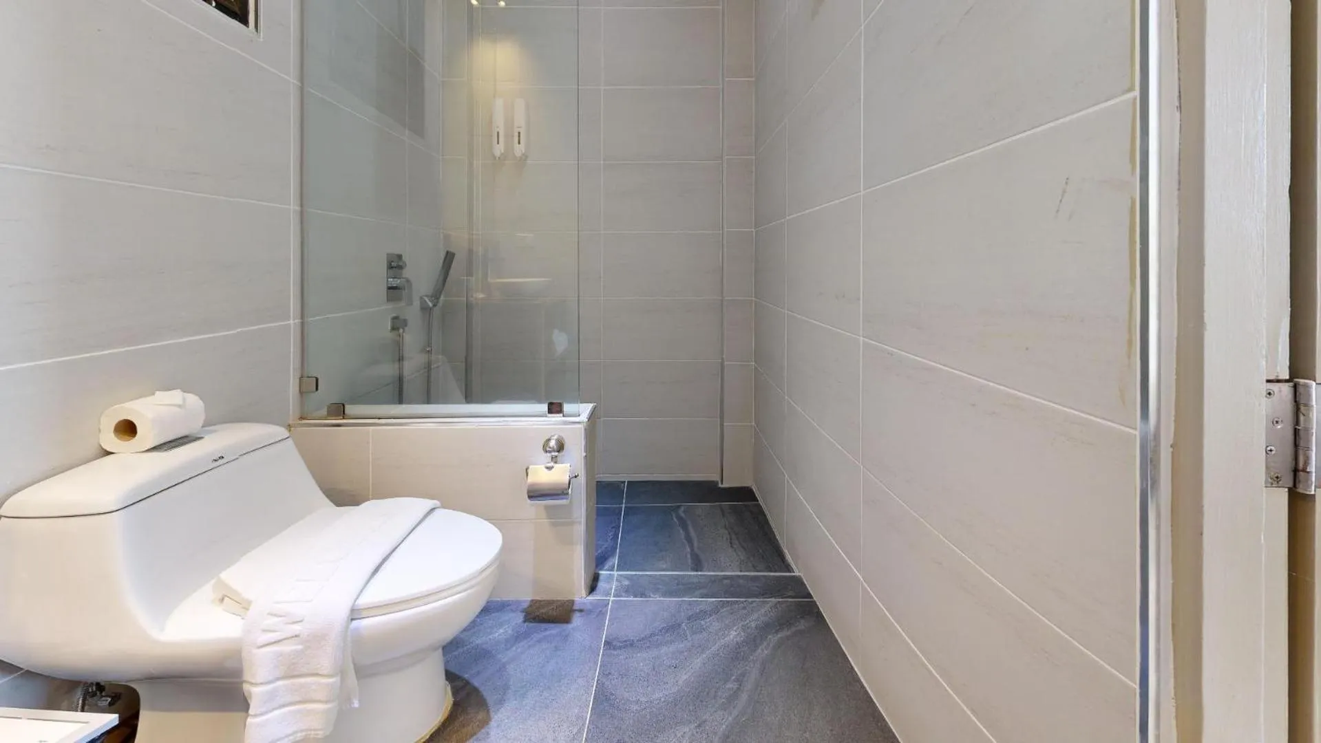 Bathroom in Idyllic Samui Beach Villa Resort