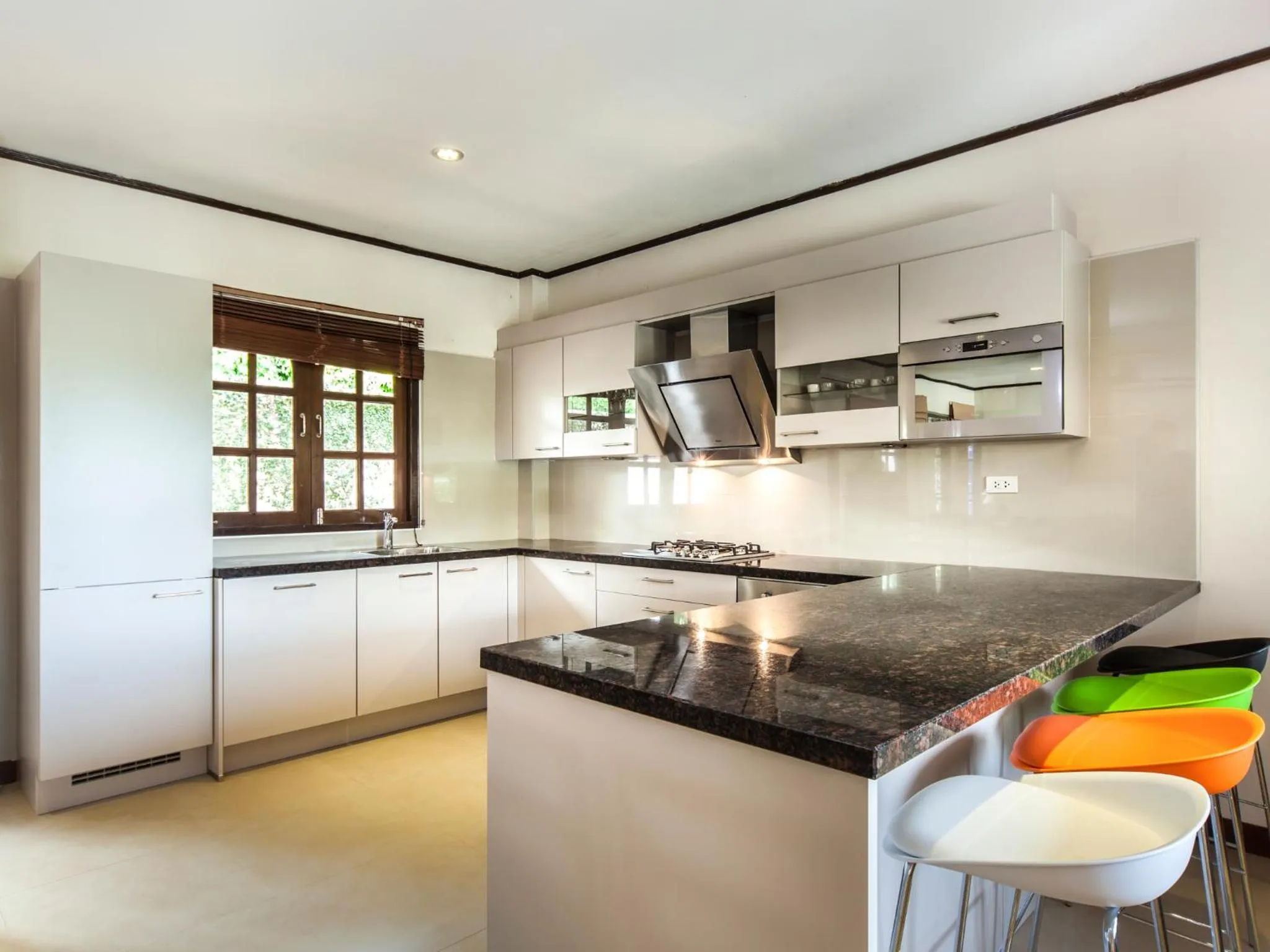 Kitchen or kitchenette in Idyllic Samui Beach Villa Resort