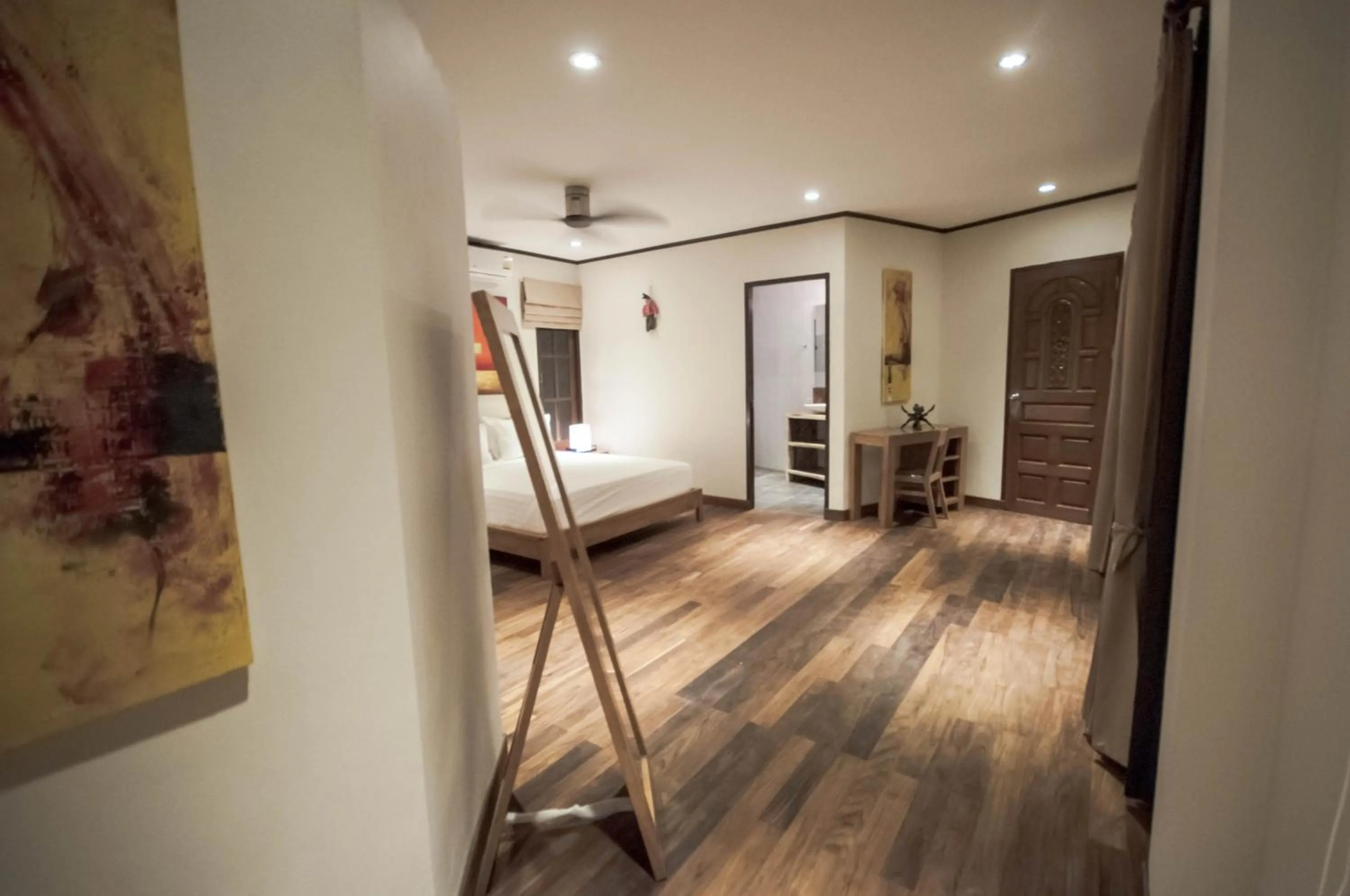 Bed in Idyllic Samui Beach Villa Resort