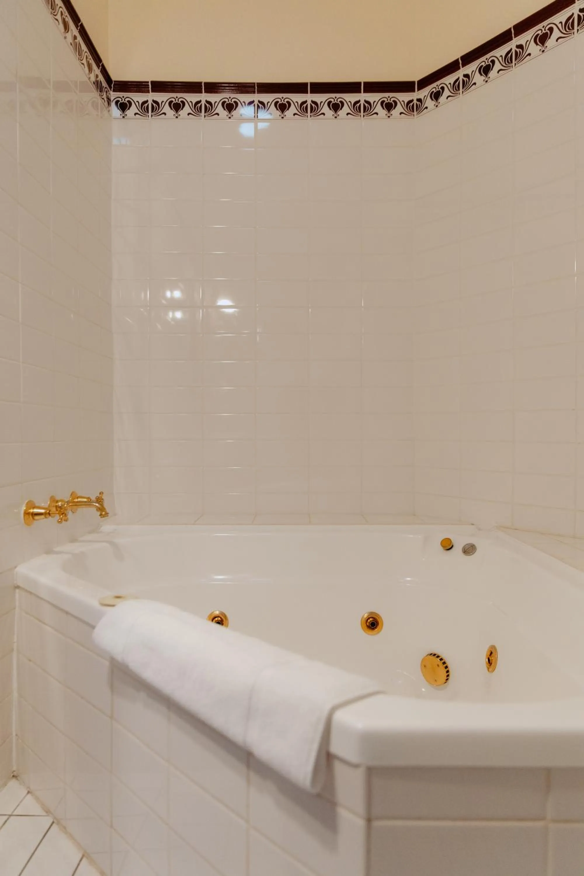 Bathroom in Mountain Heritage Hotel