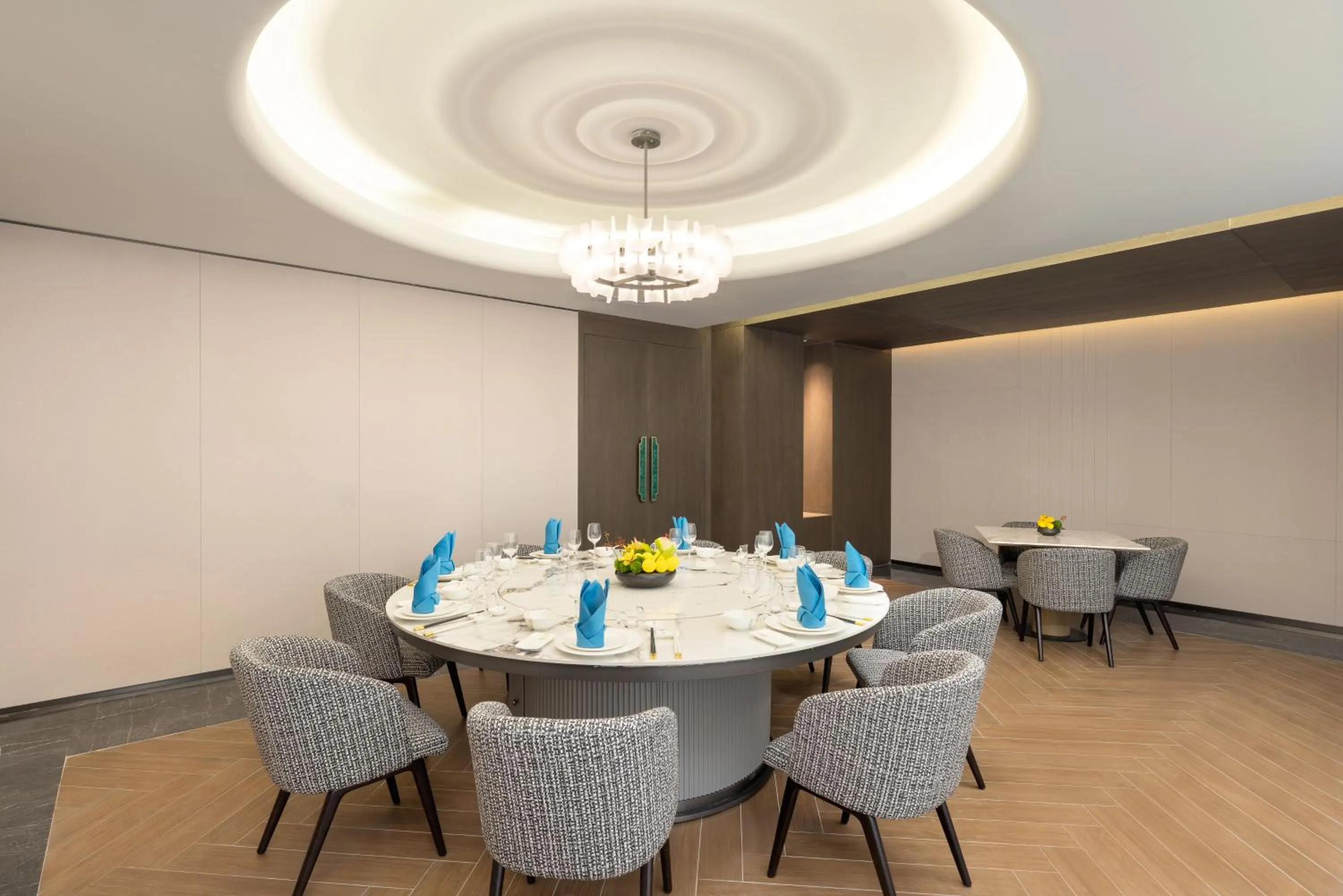 Restaurant/places to eat in voco Suzhou Guanqian Street by IHG