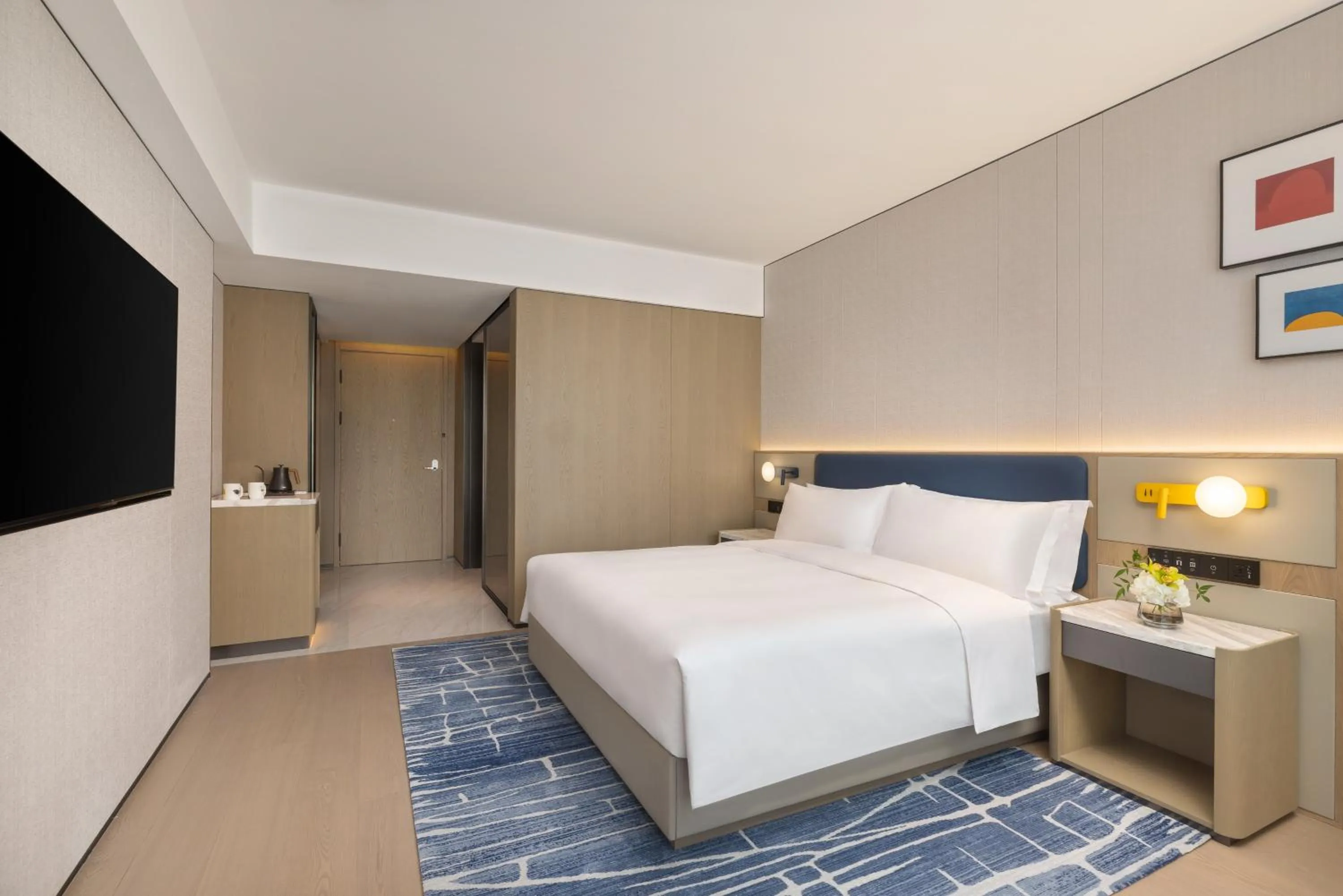 Photo of the whole room, Bed in voco Suzhou Guanqian Street by IHG