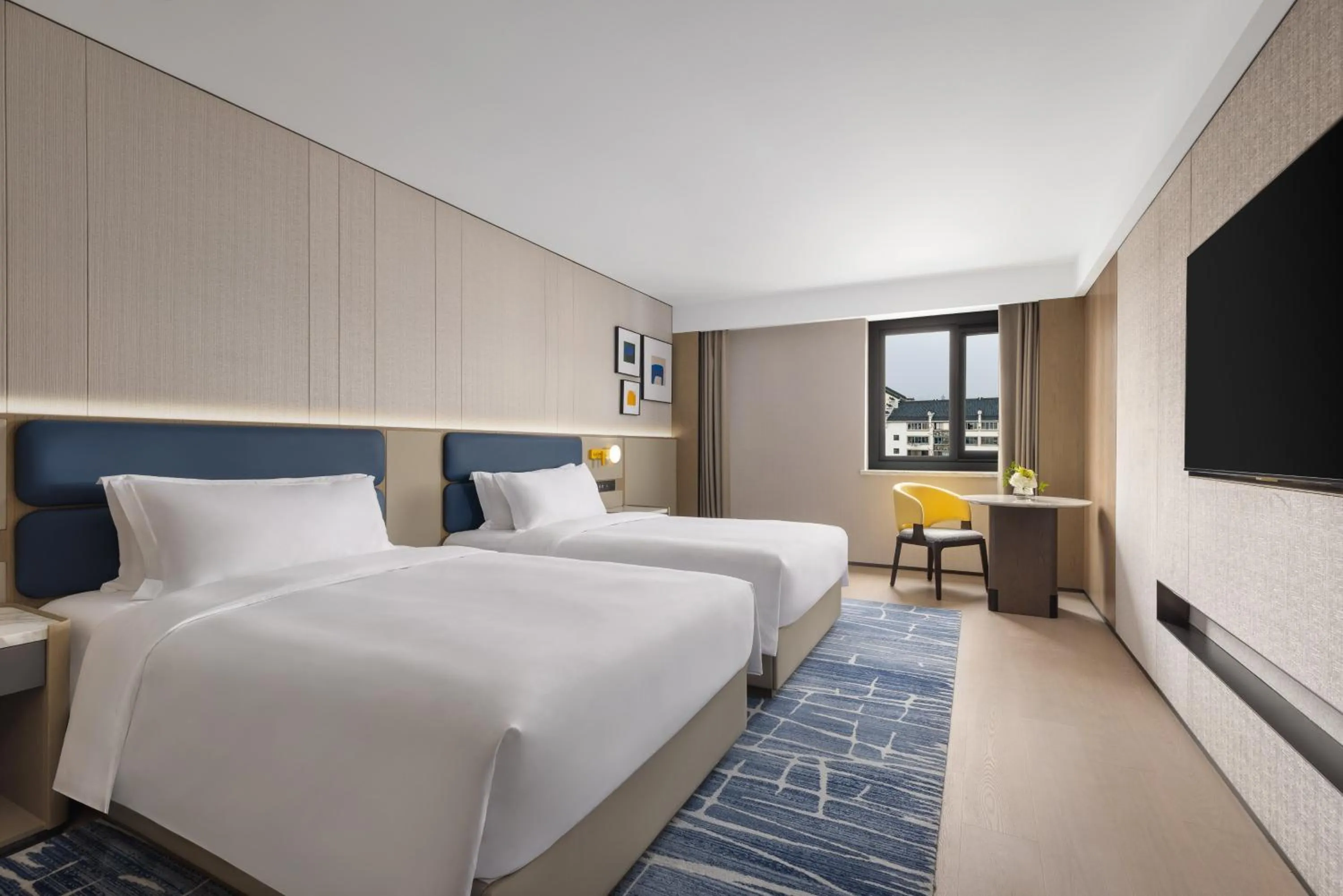 Photo of the whole room, Bed in voco Suzhou Guanqian Street by IHG