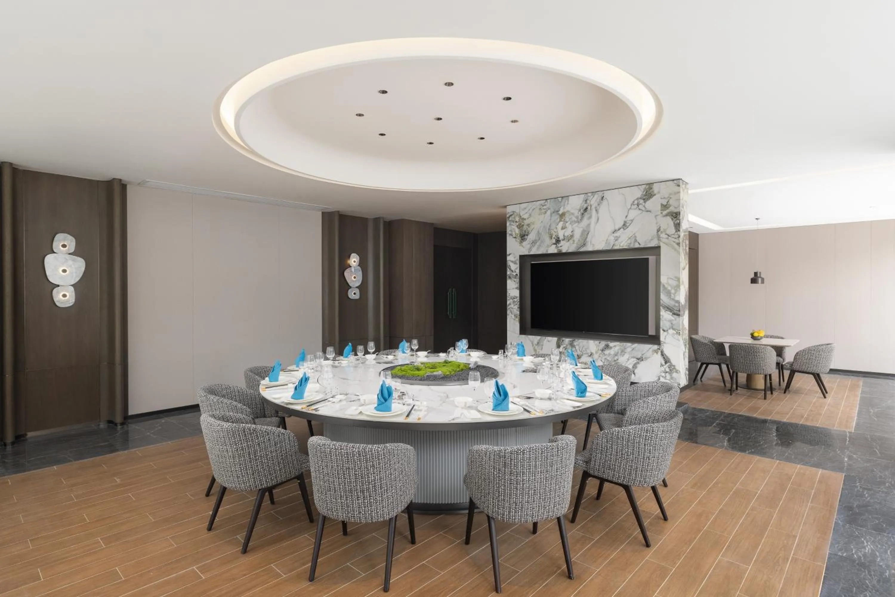 Restaurant/places to eat in voco Suzhou Guanqian Street by IHG