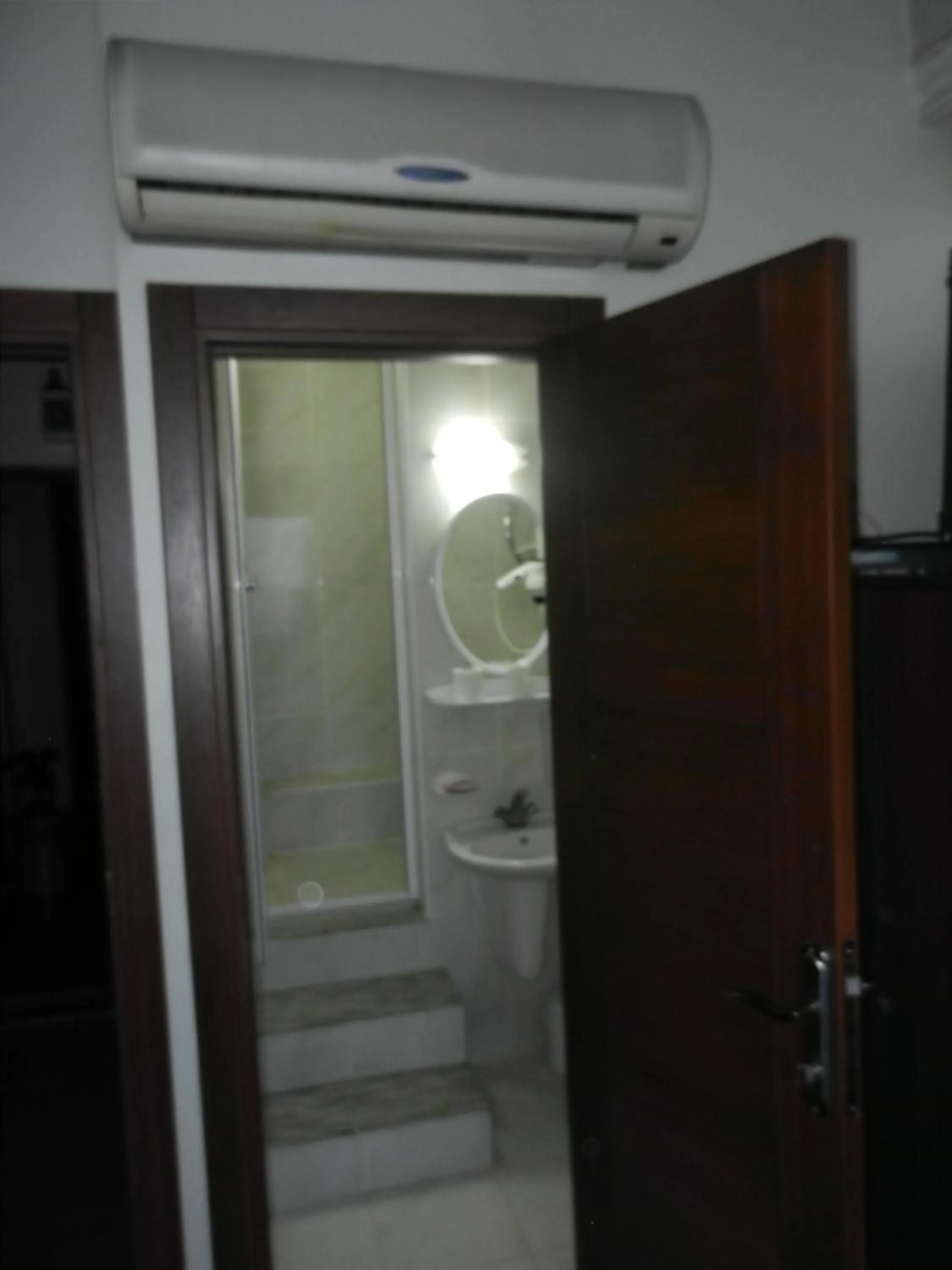 Shower in Cagri Hotel