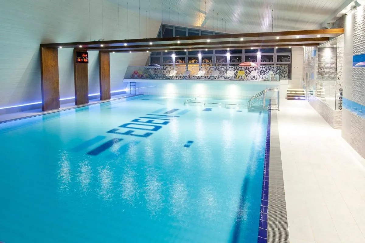 Swimming pool in Domki Holenderskie Eden Resort & Spa