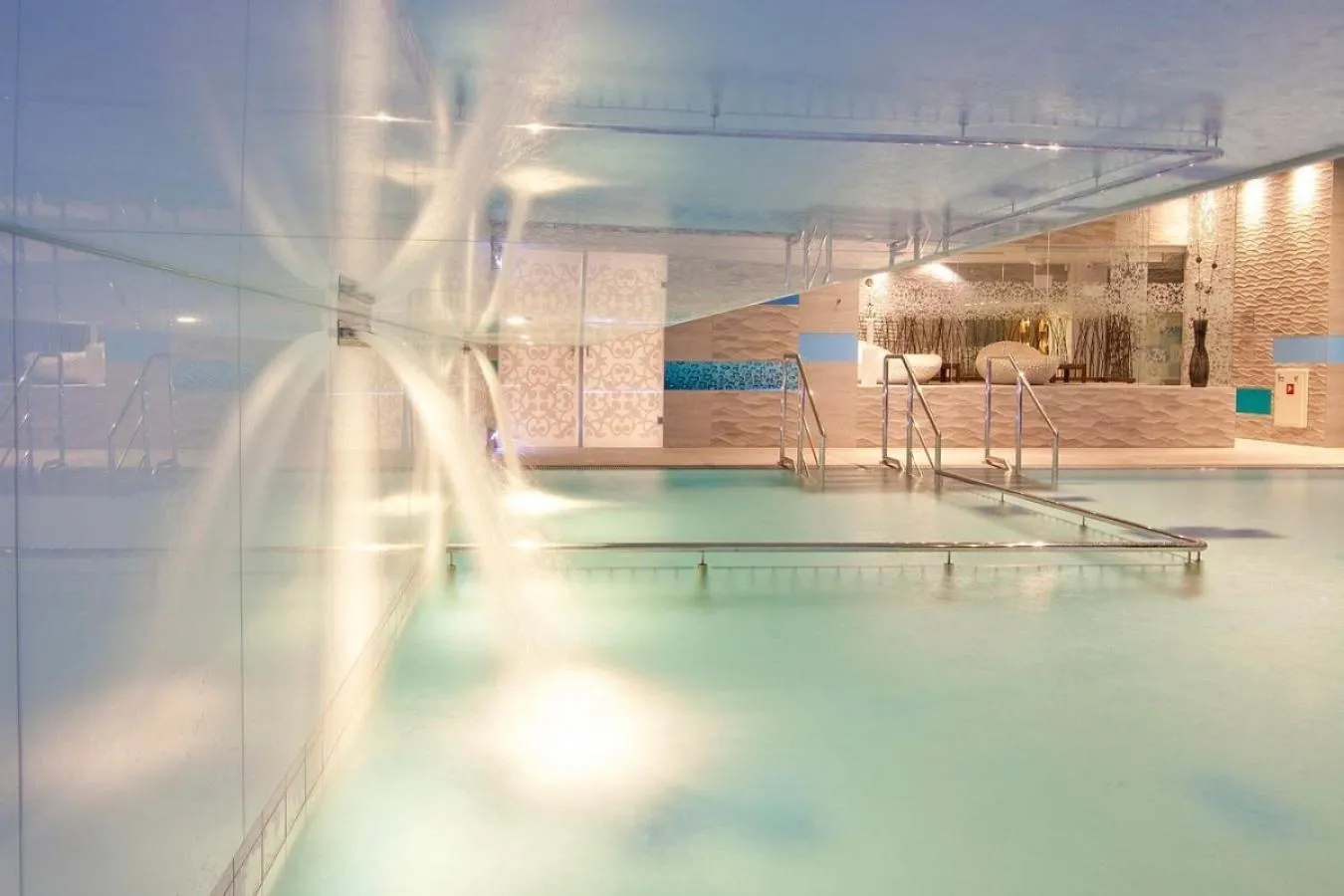 Swimming pool in Domki Holenderskie Eden Resort & Spa