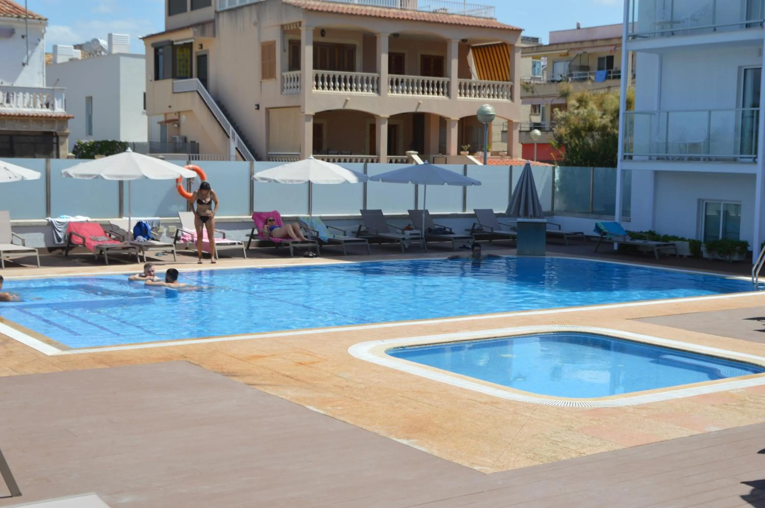 Swimming pool in Hotel Sant Jordi