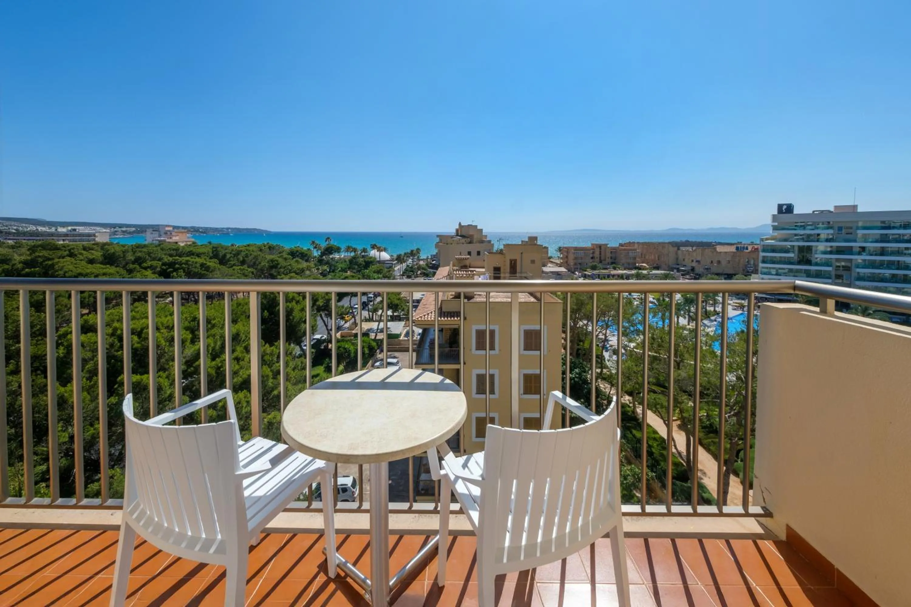 Balcony/Terrace in Cabot Tres Torres Apartamentos