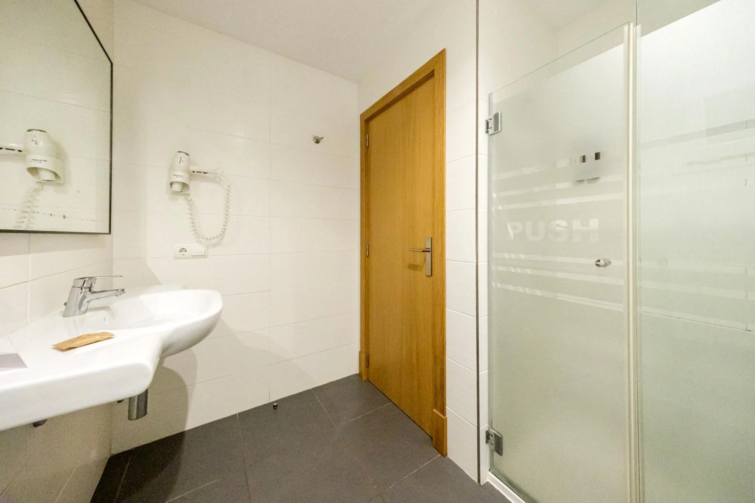 Bathroom in Cabot Tres Torres Apartamentos