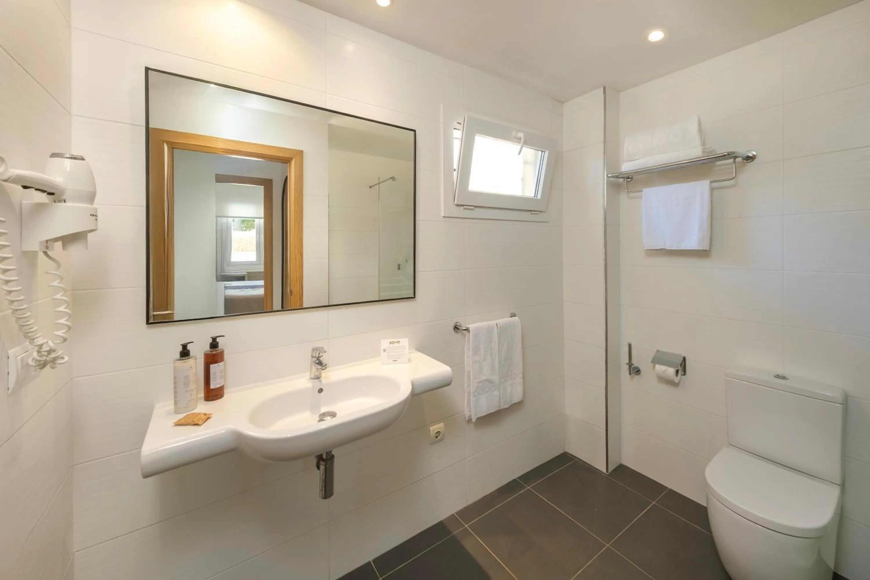 Bathroom in Cabot Tres Torres Apartamentos