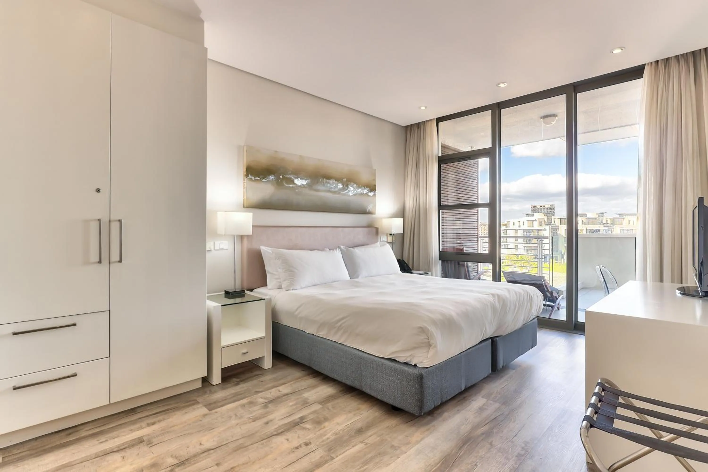 Bedroom, Bed in Lawhill Luxury Apartments - V & A Waterfront