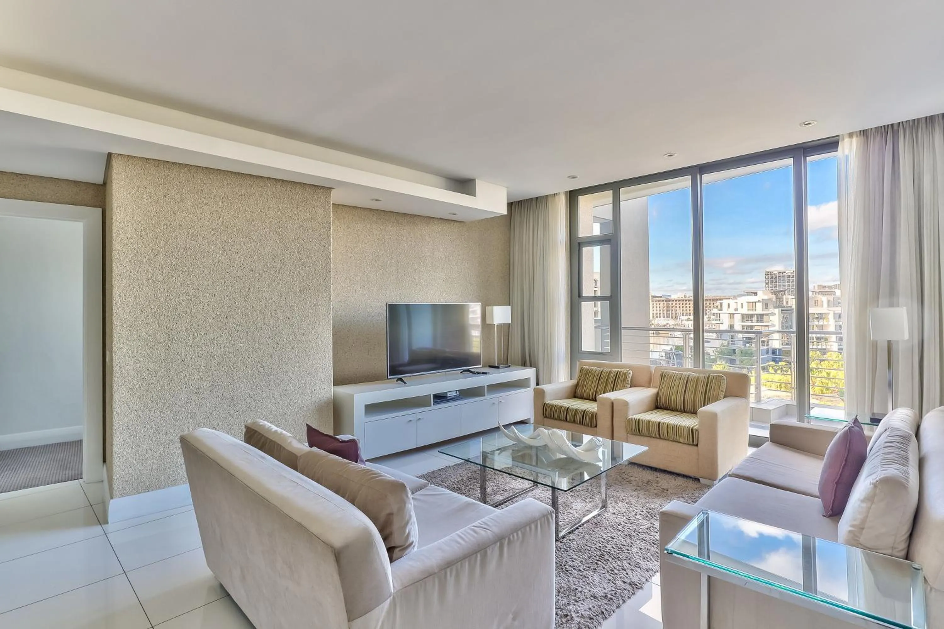 TV and multimedia in Lawhill Luxury Apartments - V & A Waterfront