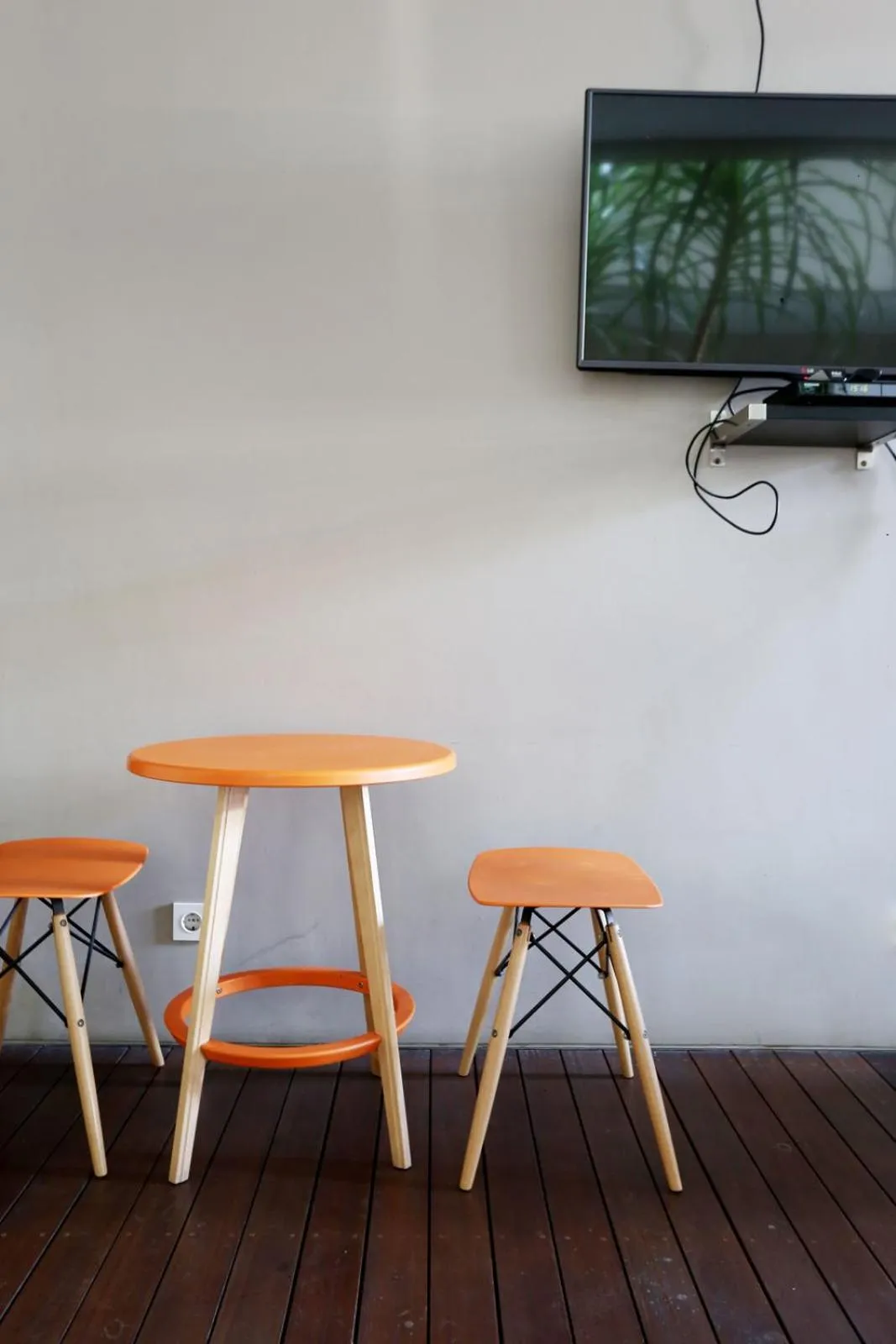 Communal lounge/ TV room in M Suite