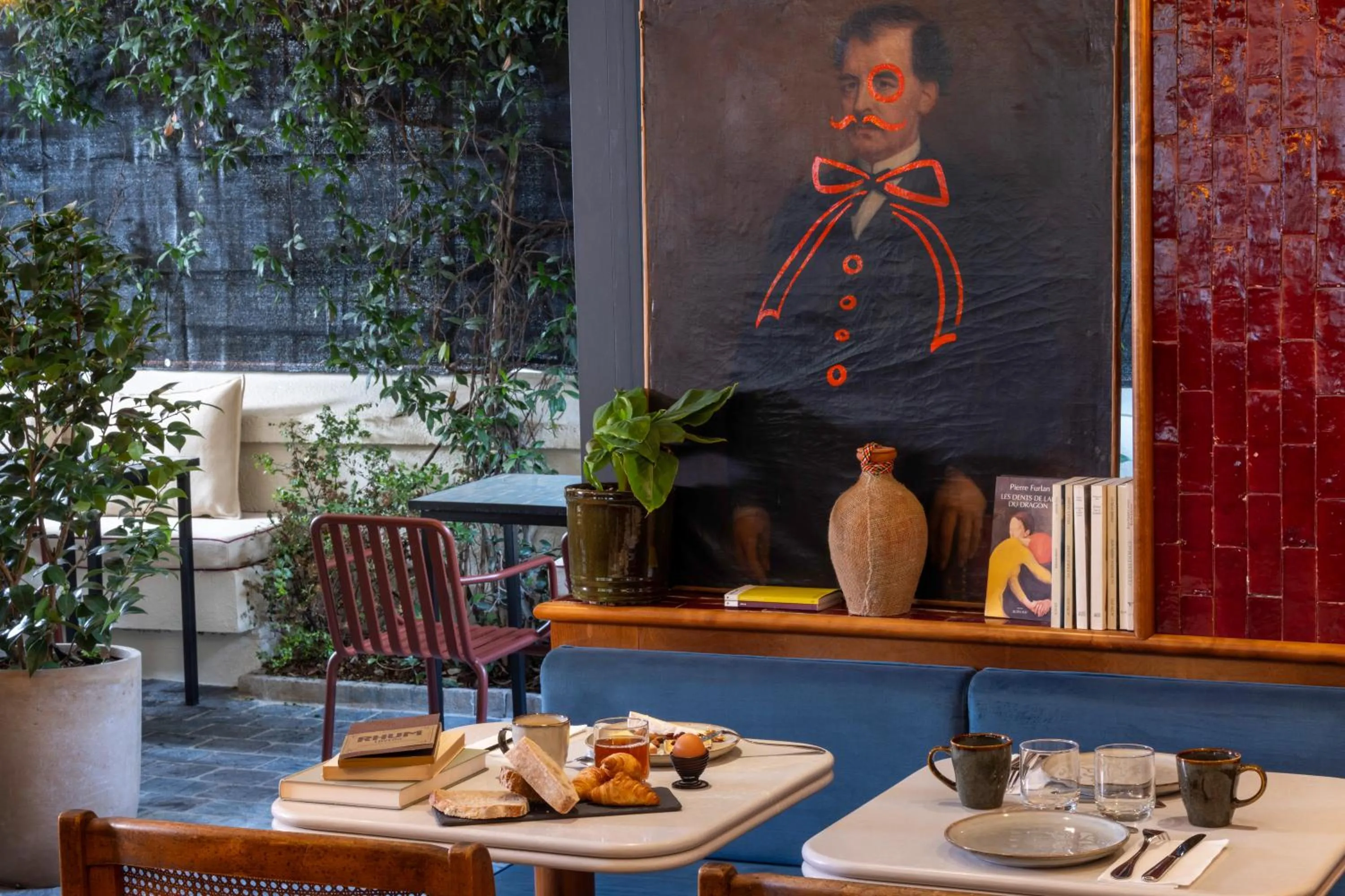 Patio in Hôtel La Conversation