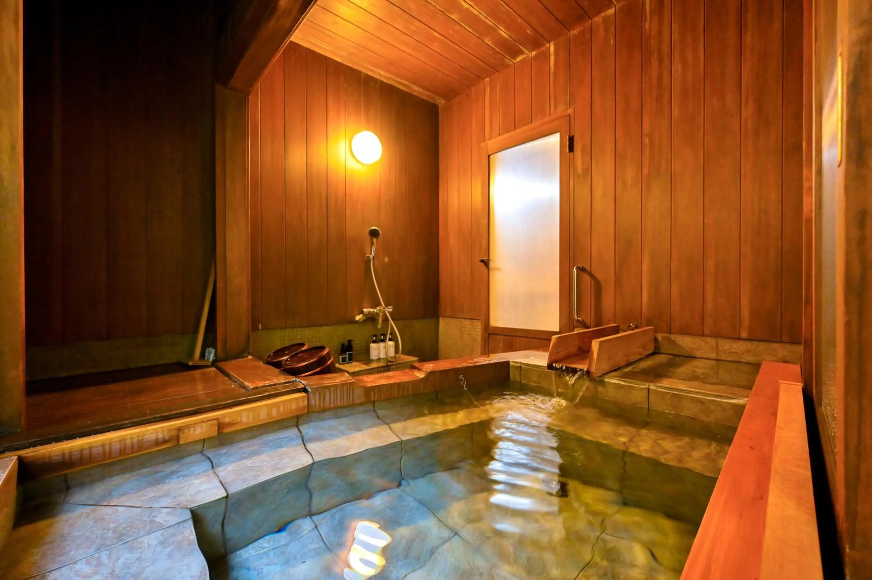 Open Air Bath in Ikkoten