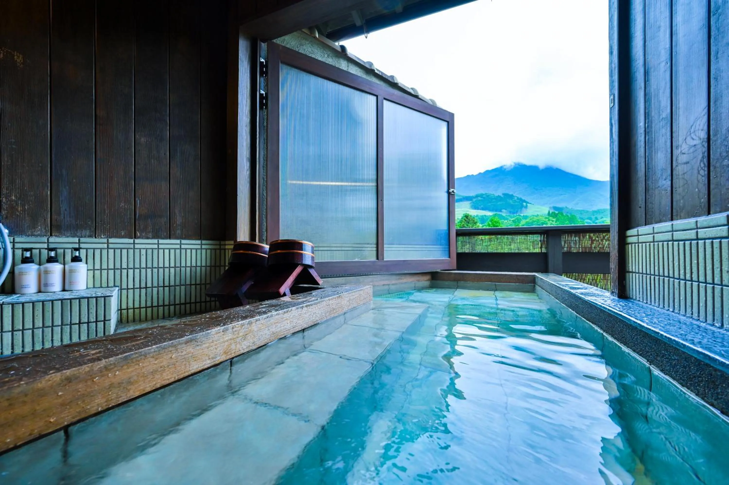 Open Air Bath in Ikkoten