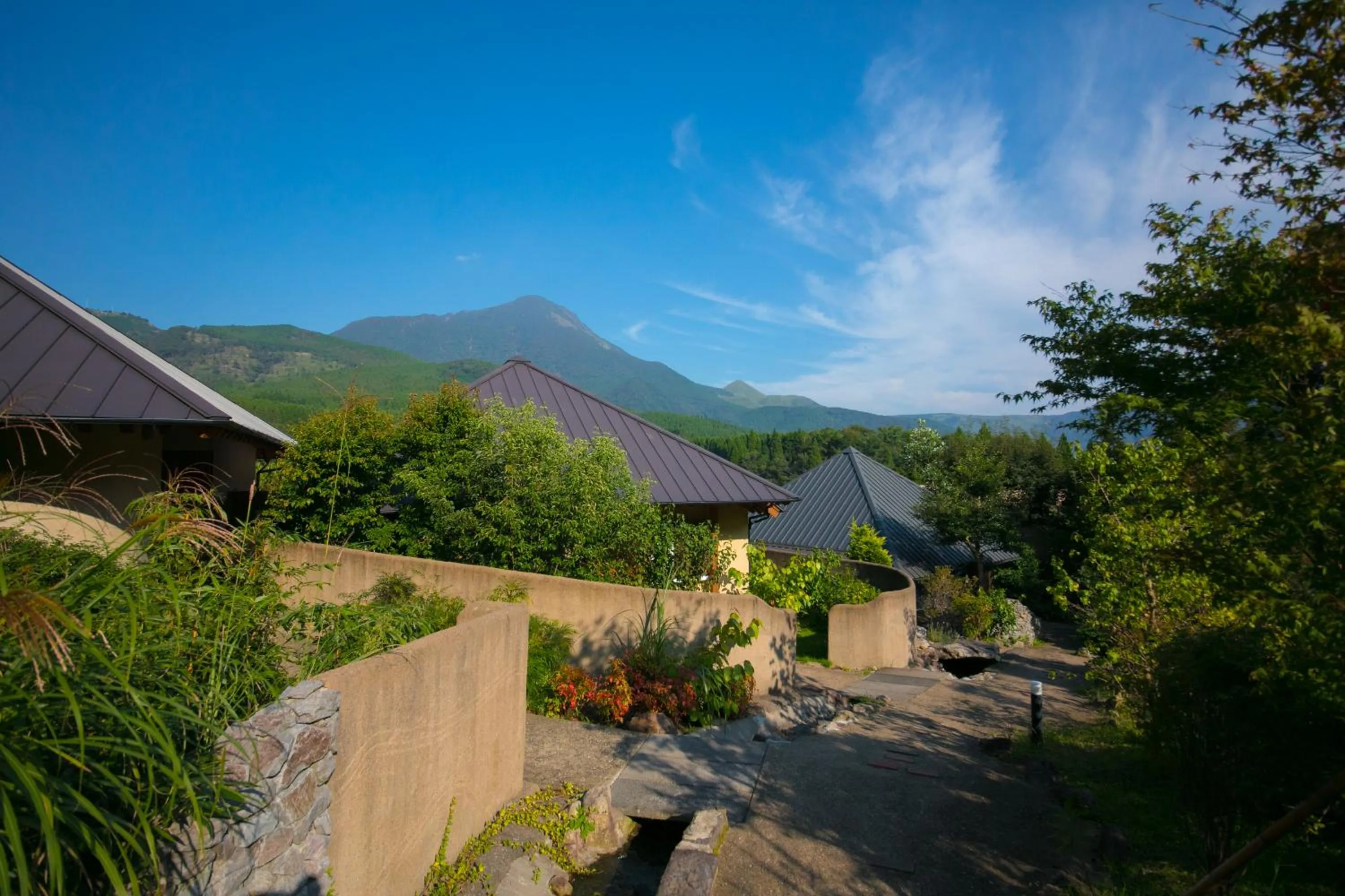 Property building in Ikkoten