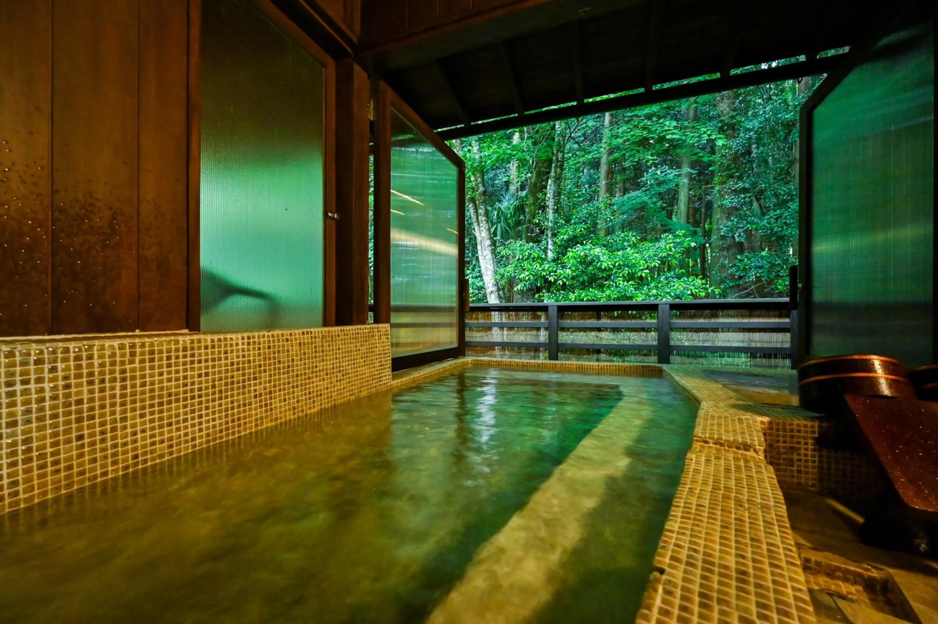 Open Air Bath in Ikkoten