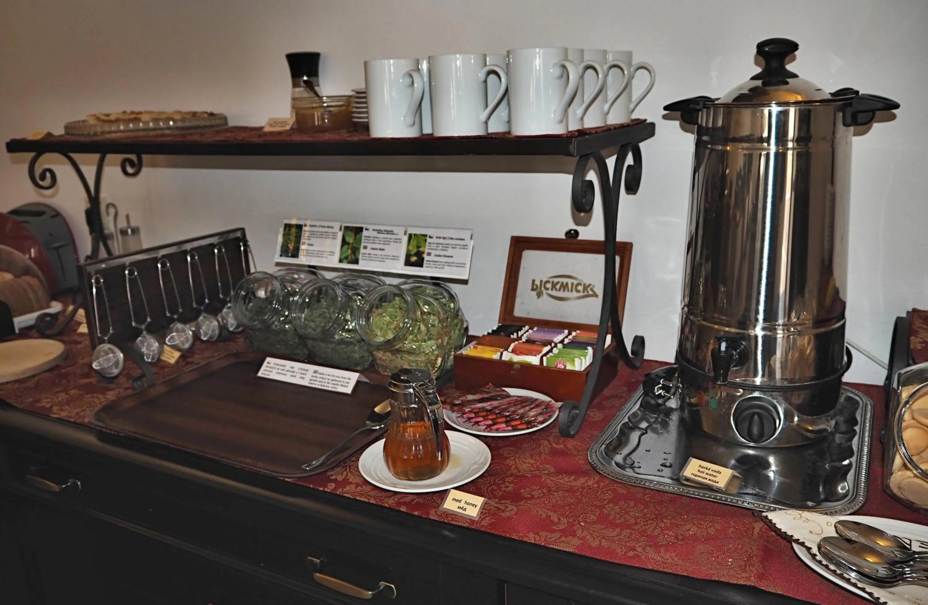 Coffee/tea facilities in Hotel Joseph 1699