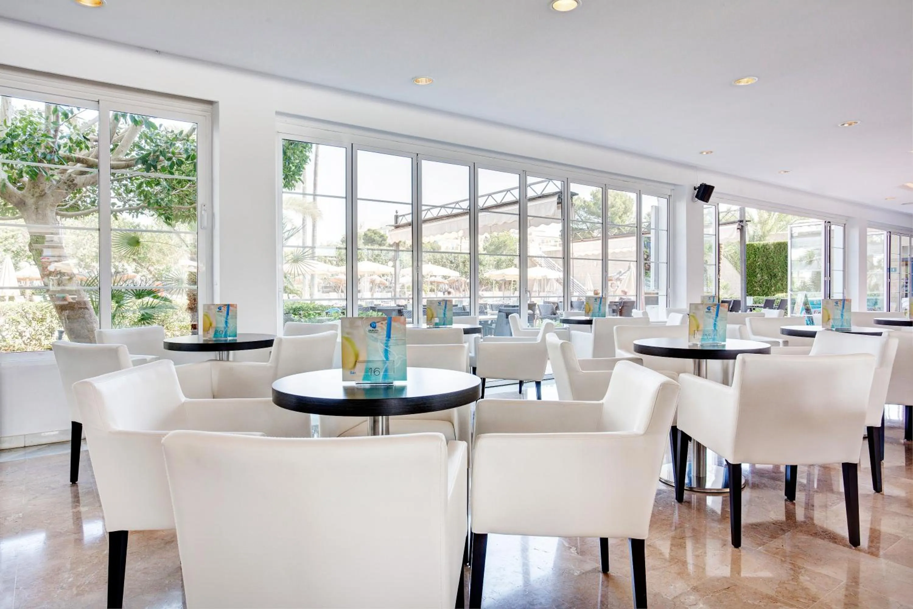 Lounge or bar in Grupotel Alcudia Suite