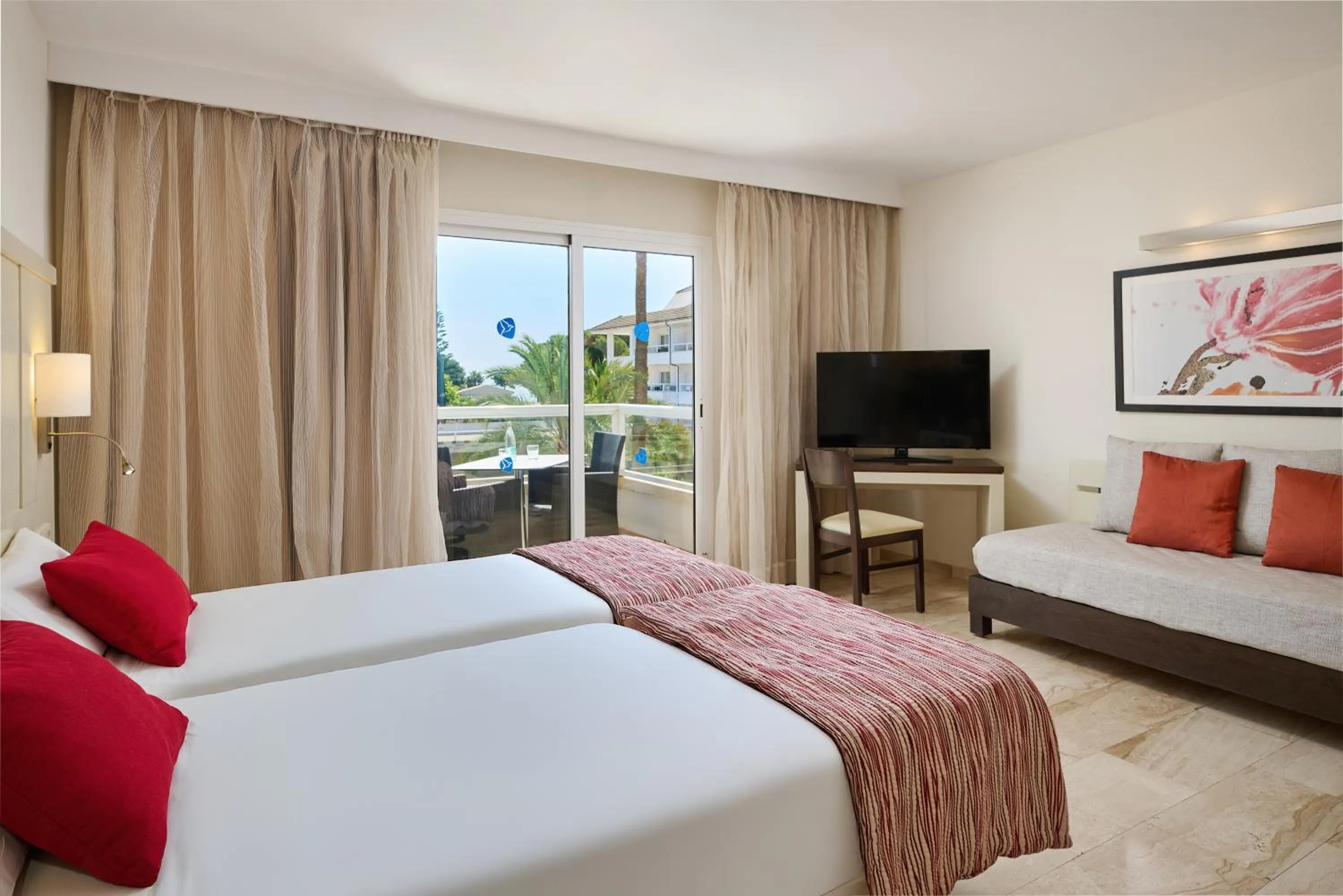Bed in Grupotel Alcudia Suite