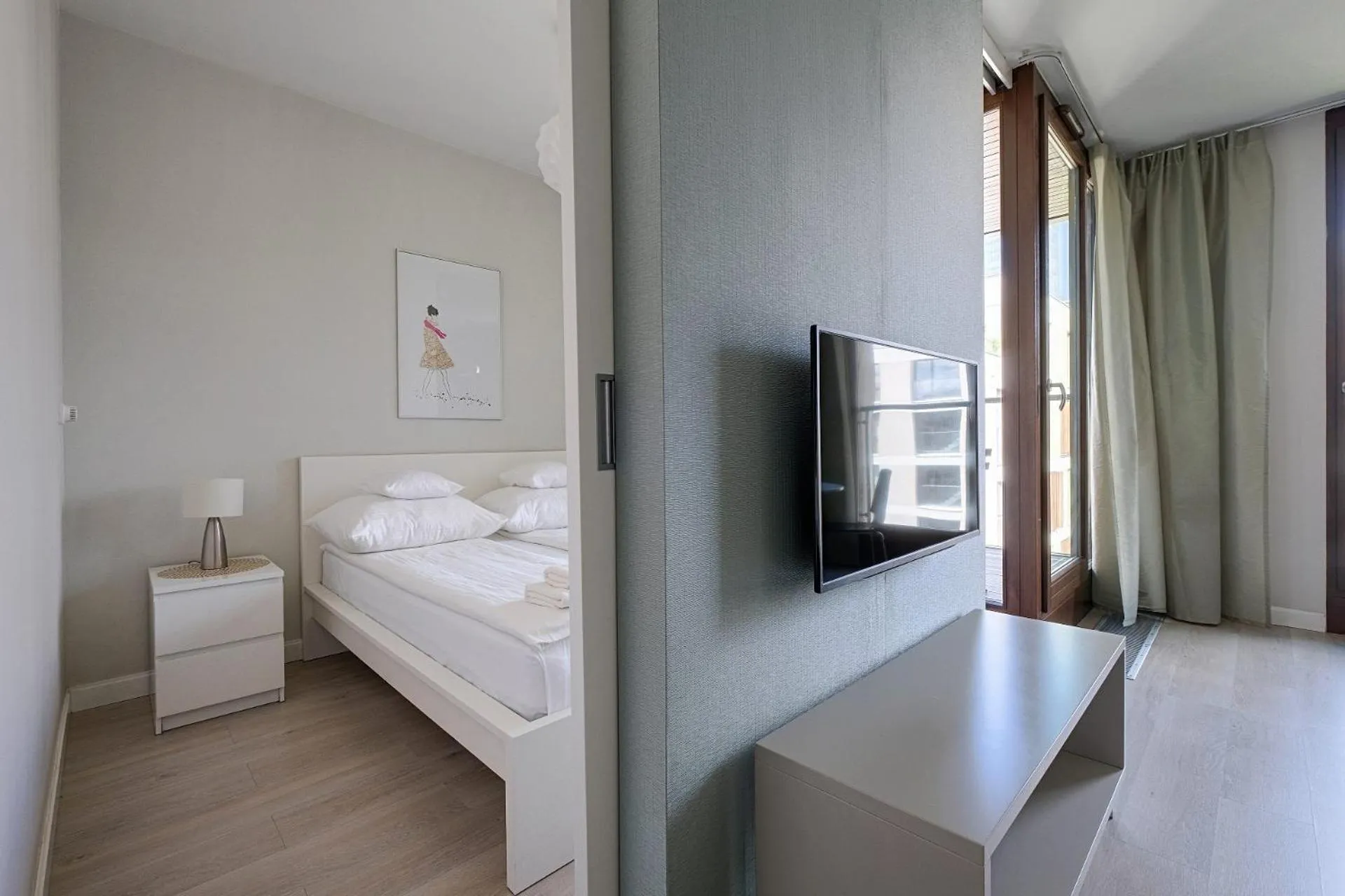 Seating area, Bed in ApartHotel Kolejowa Apartamenty