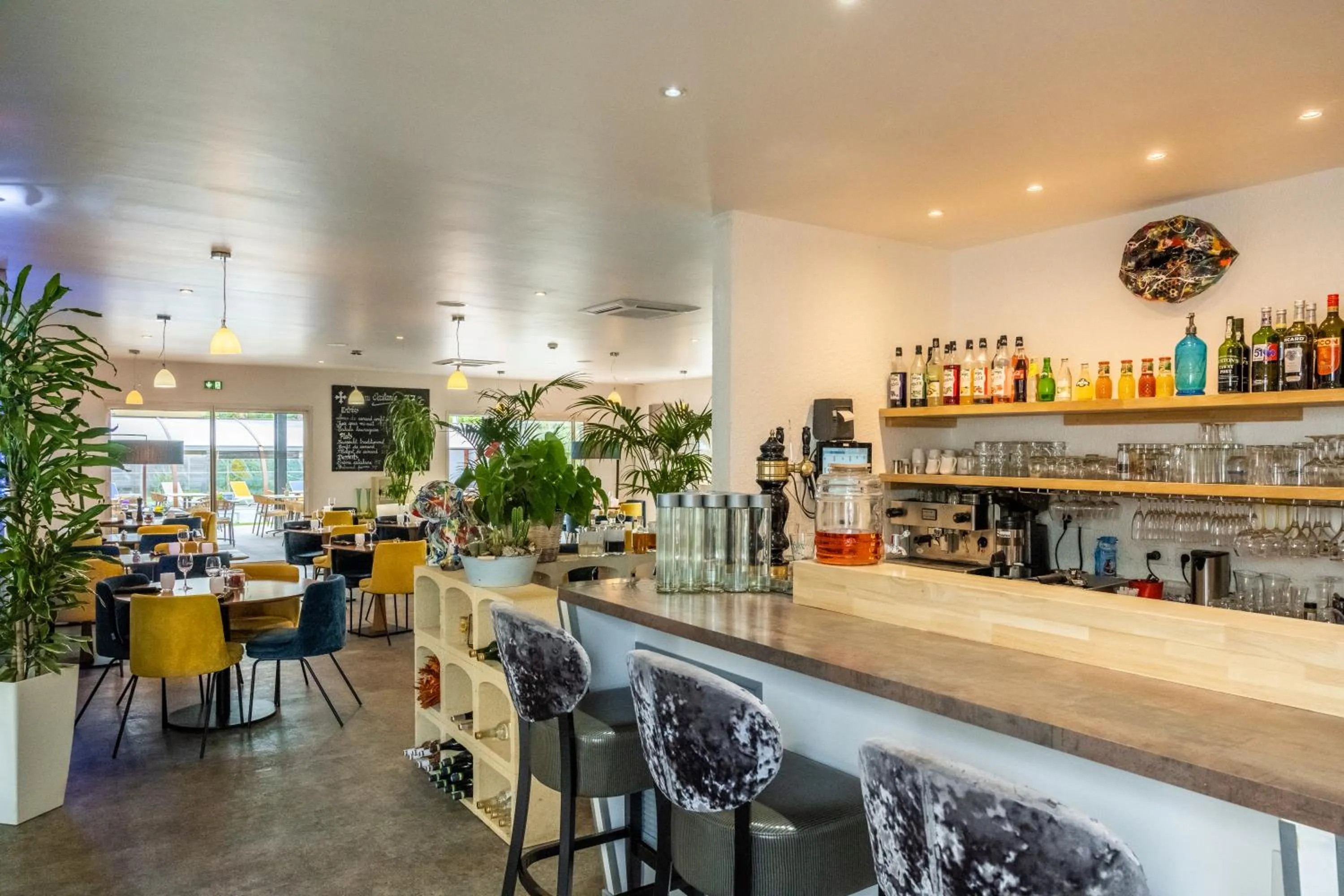 Restaurant/places to eat in LOGIS Hôtel Restaurant Le Clos Fleuri