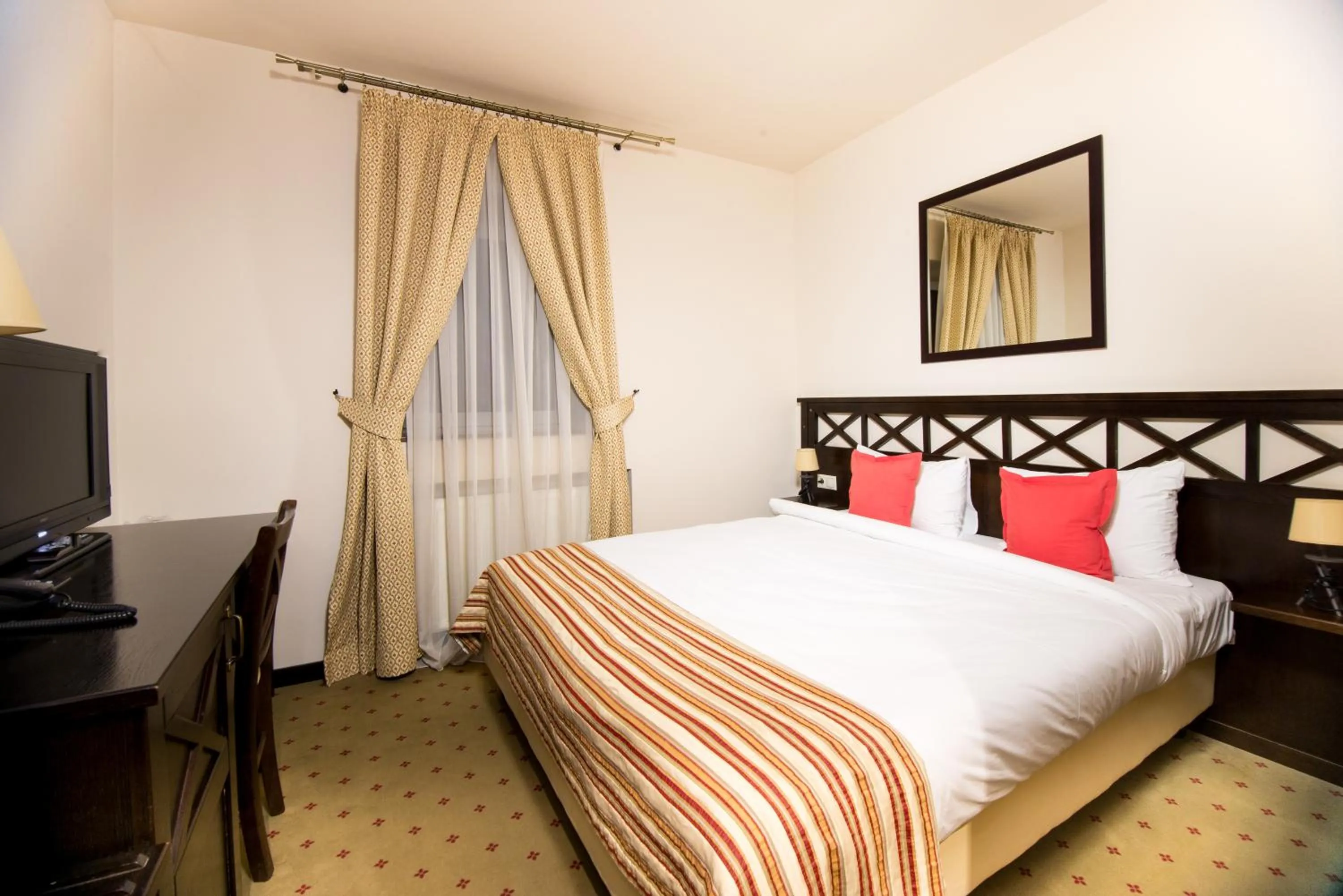 Bedroom, Bed in Hotel Gradina Morii