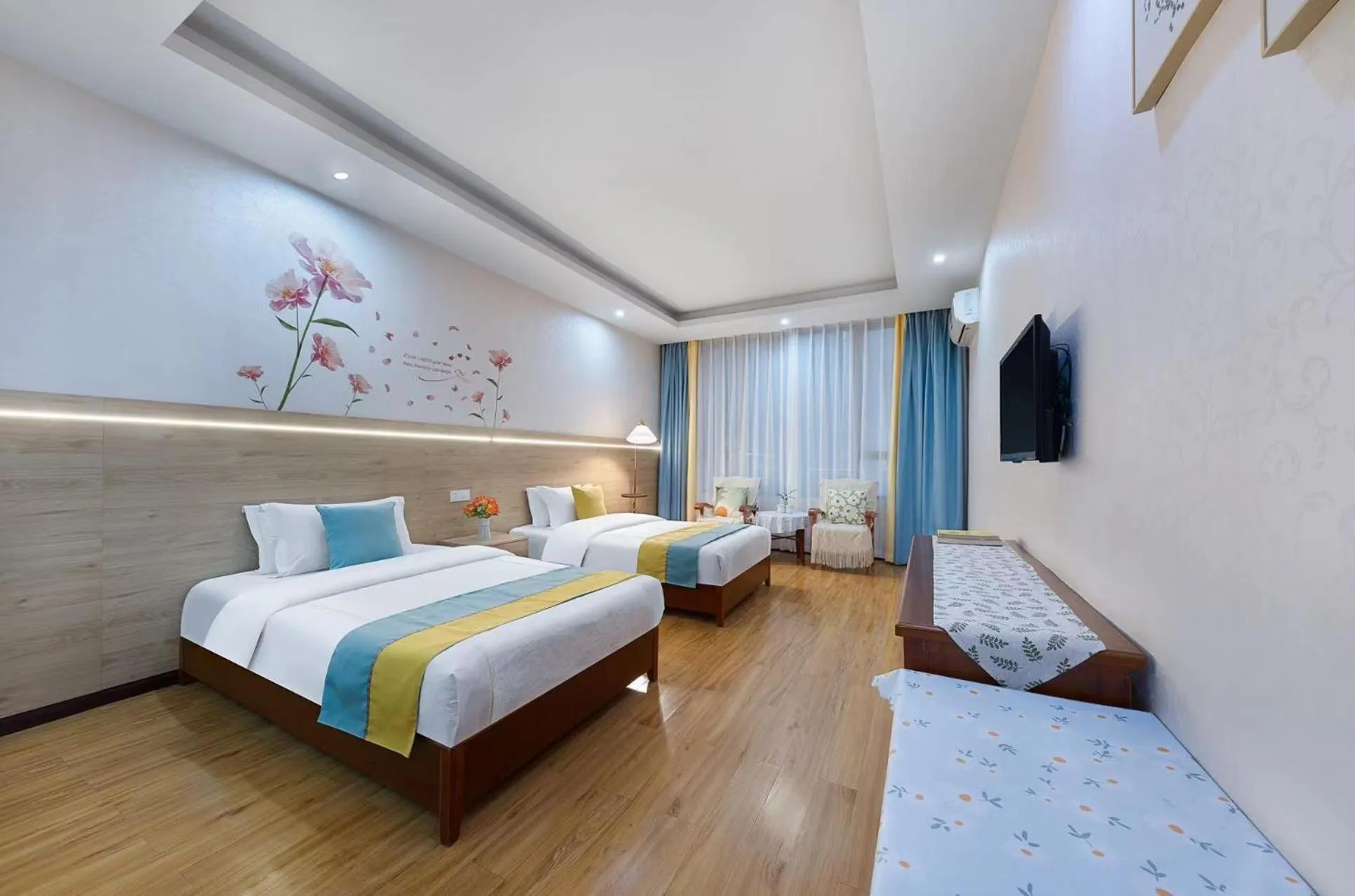 Bed in Emeishan Hongzhao Hotel