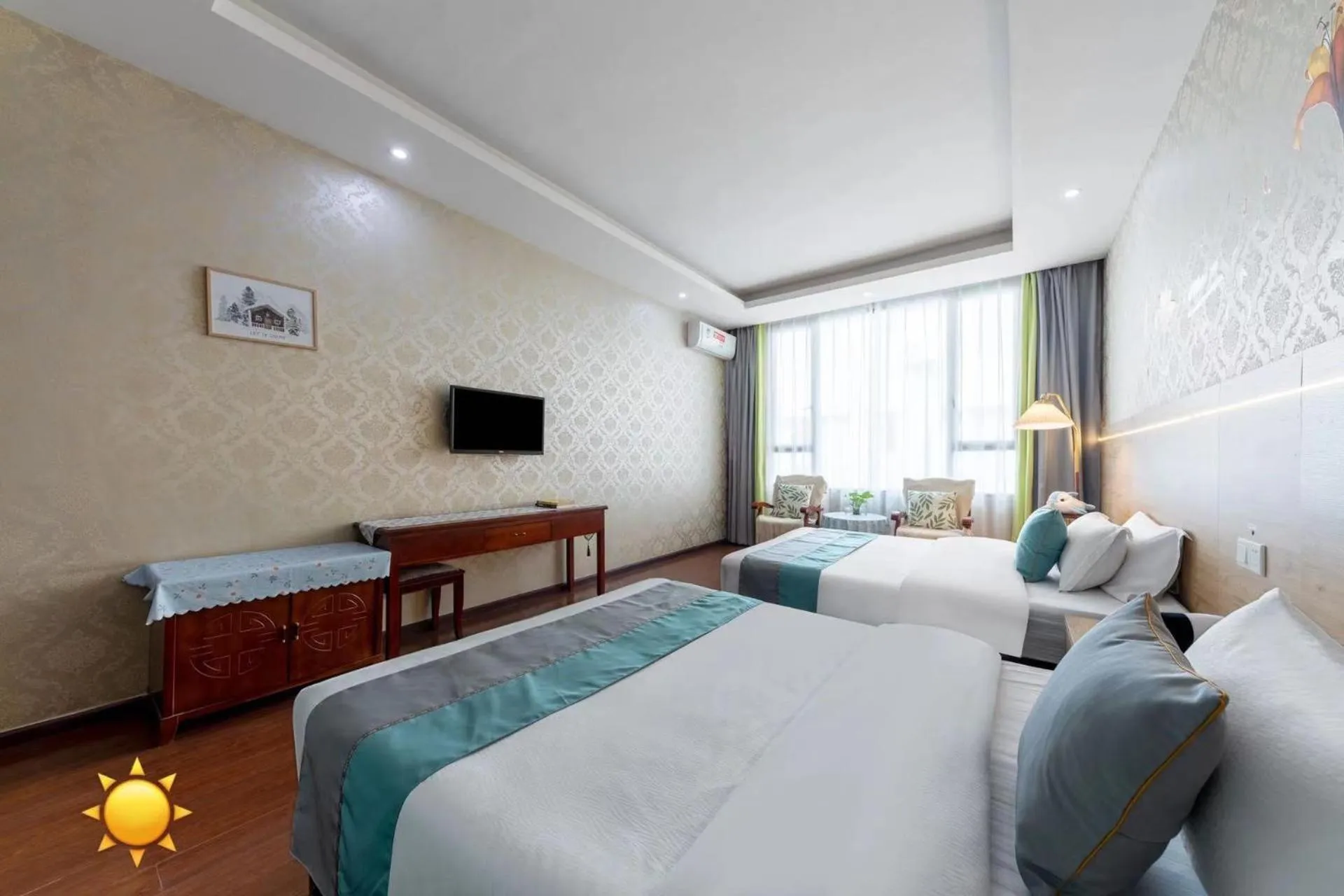 Bed in Emeishan Hongzhao Hotel