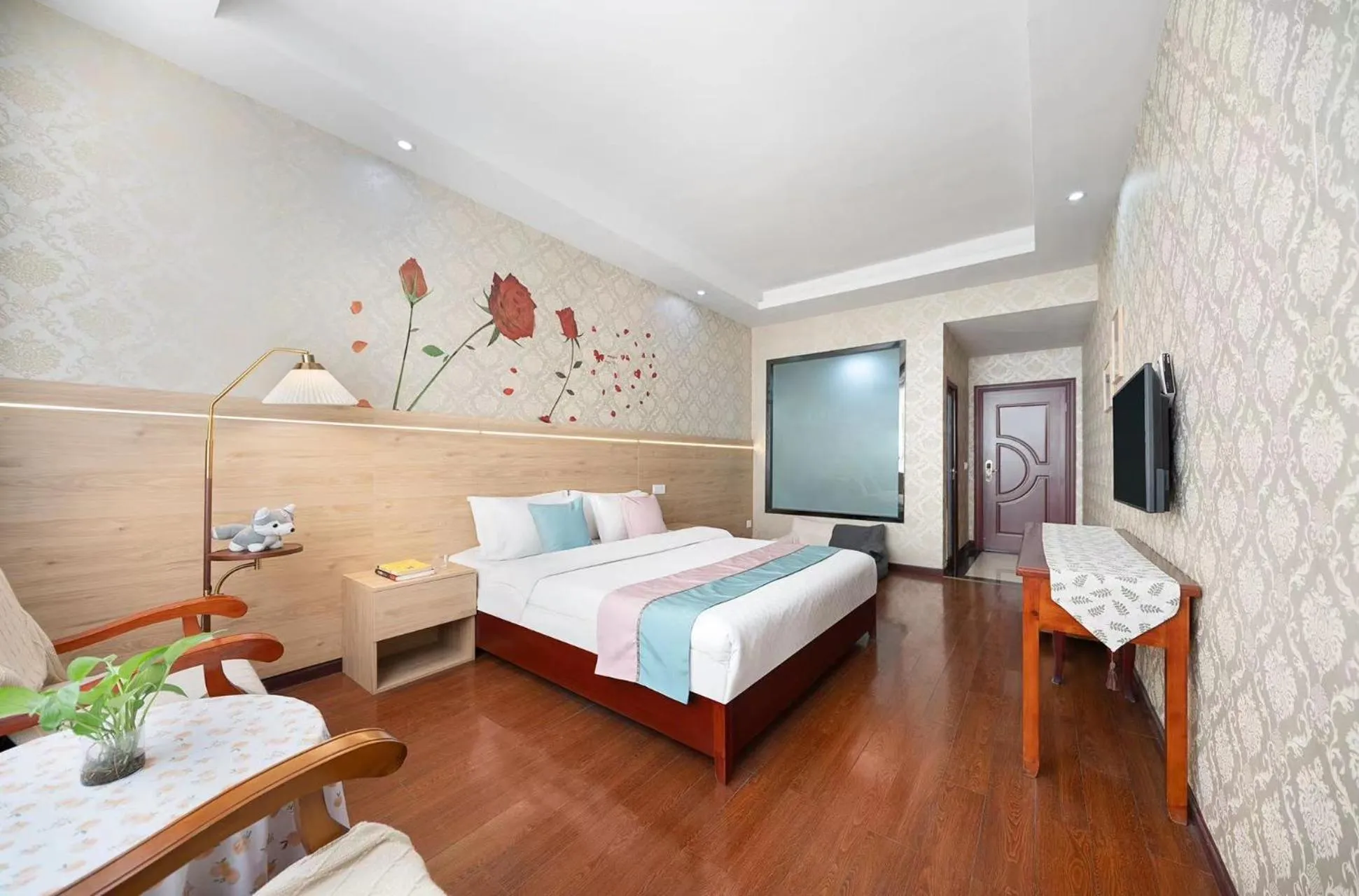 Bed in Emeishan Hongzhao Hotel