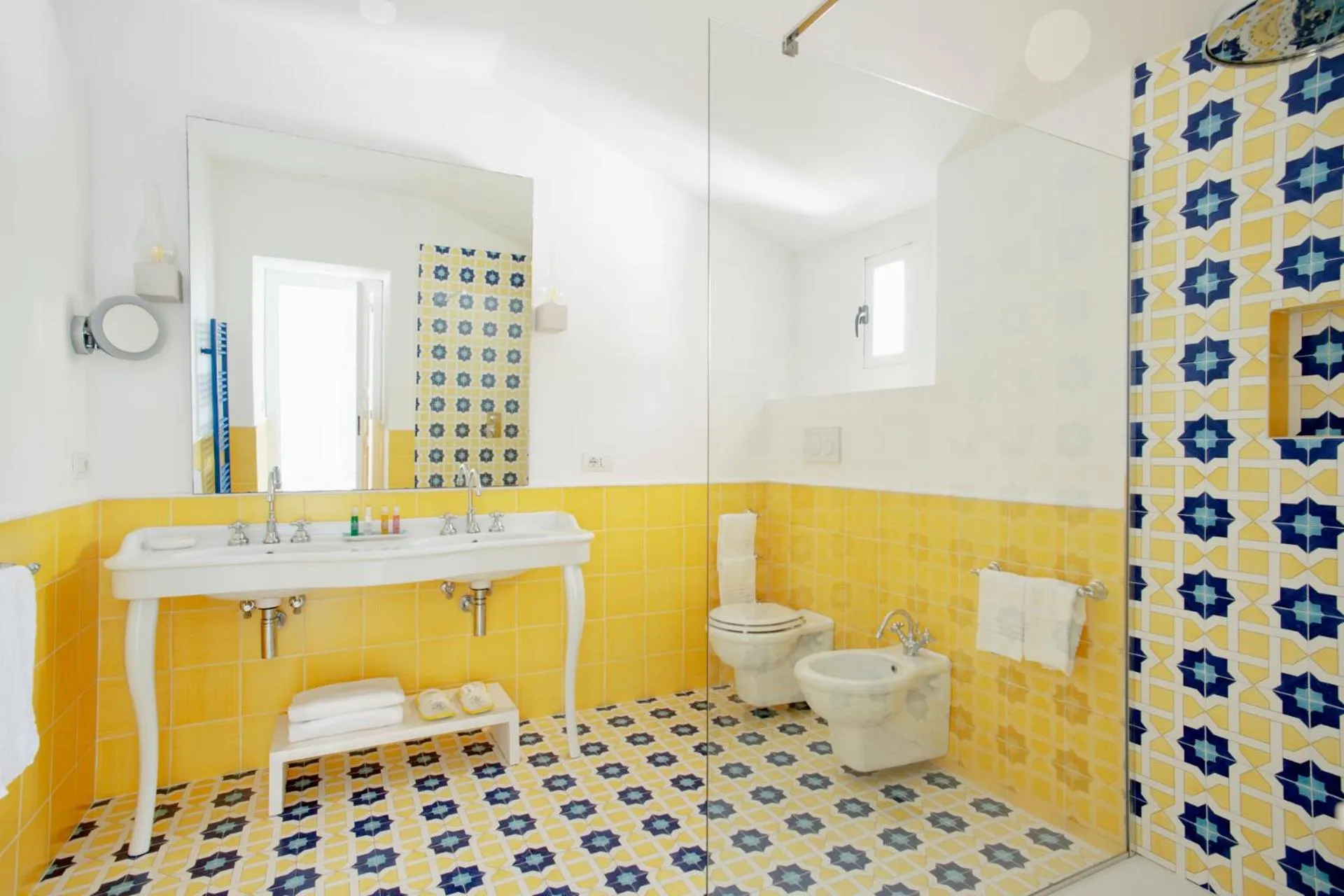 Bathroom in Relais Correale Rooms & Garden