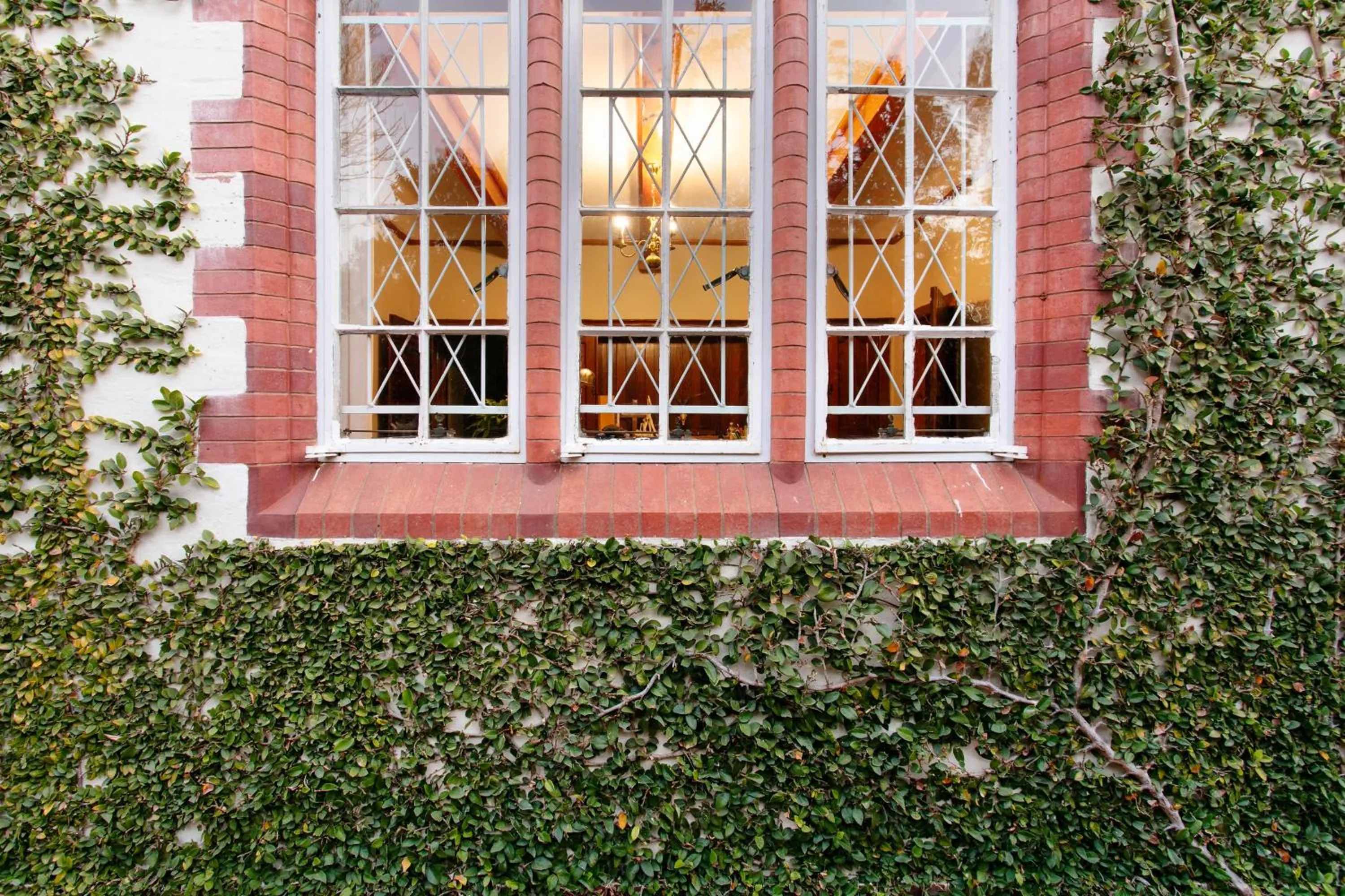 Property building in Brooklyn Manor