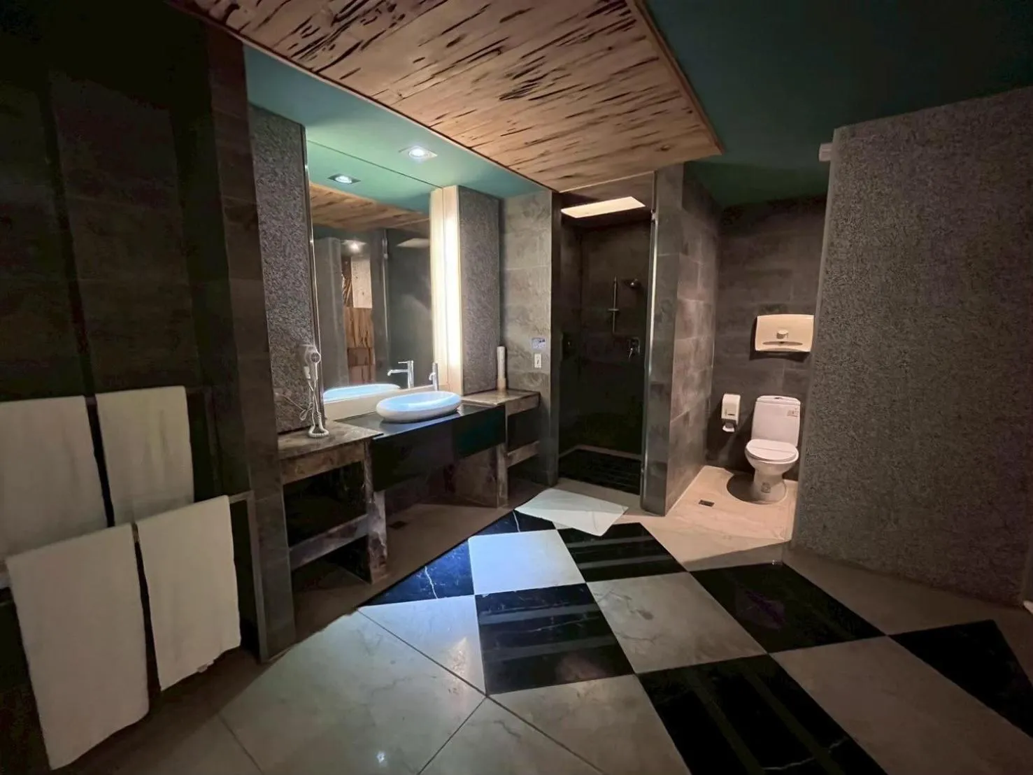 Bed in Her Home Spa Motel Chiayi