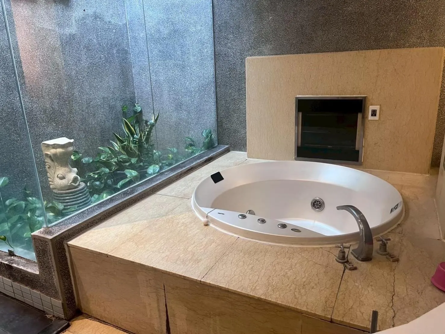 Her Home Spa Motel Chiayi