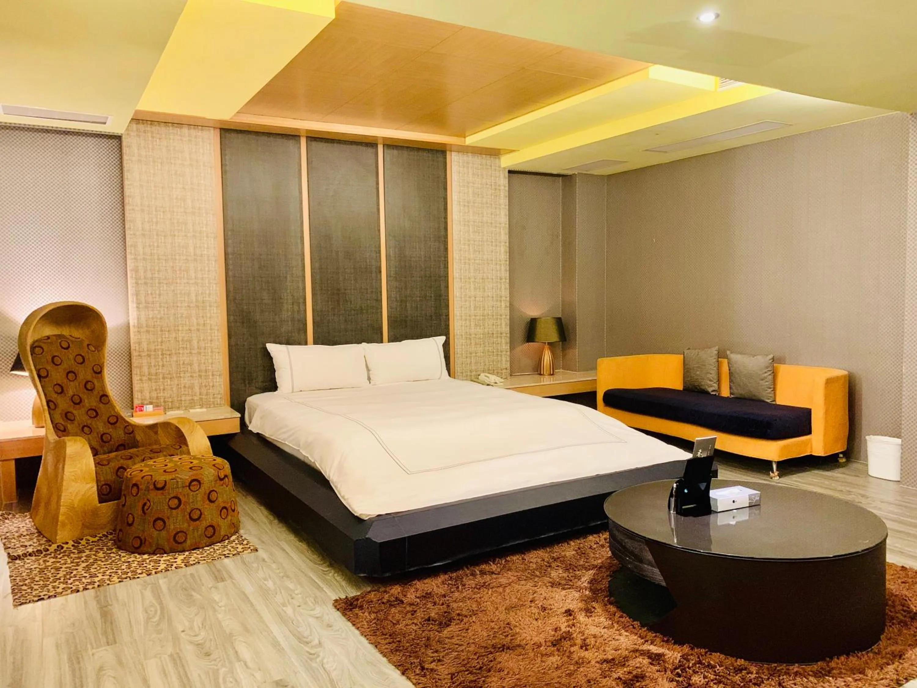 Bed in Her Home Spa Motel Chiayi