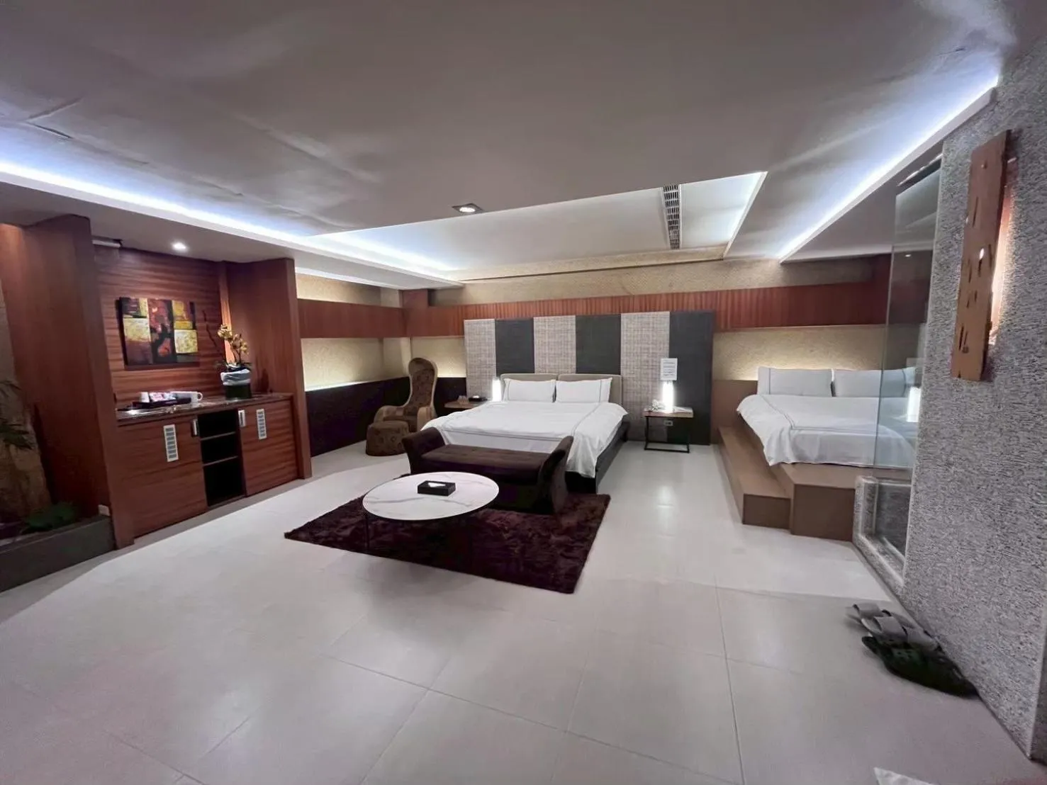 Bed in Her Home Spa Motel Chiayi