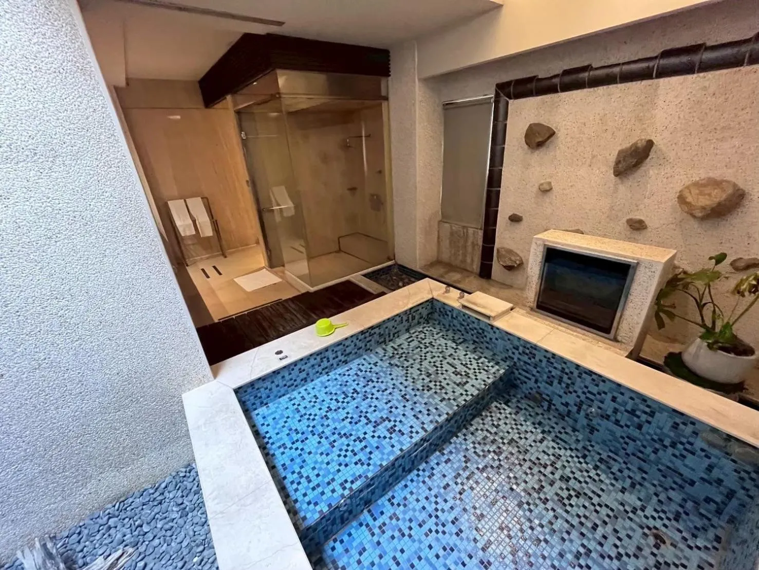 Her Home Spa Motel Chiayi
