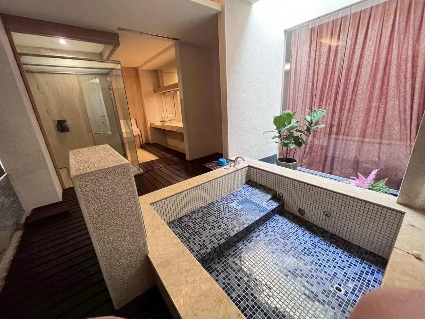 Her Home Spa Motel Chiayi