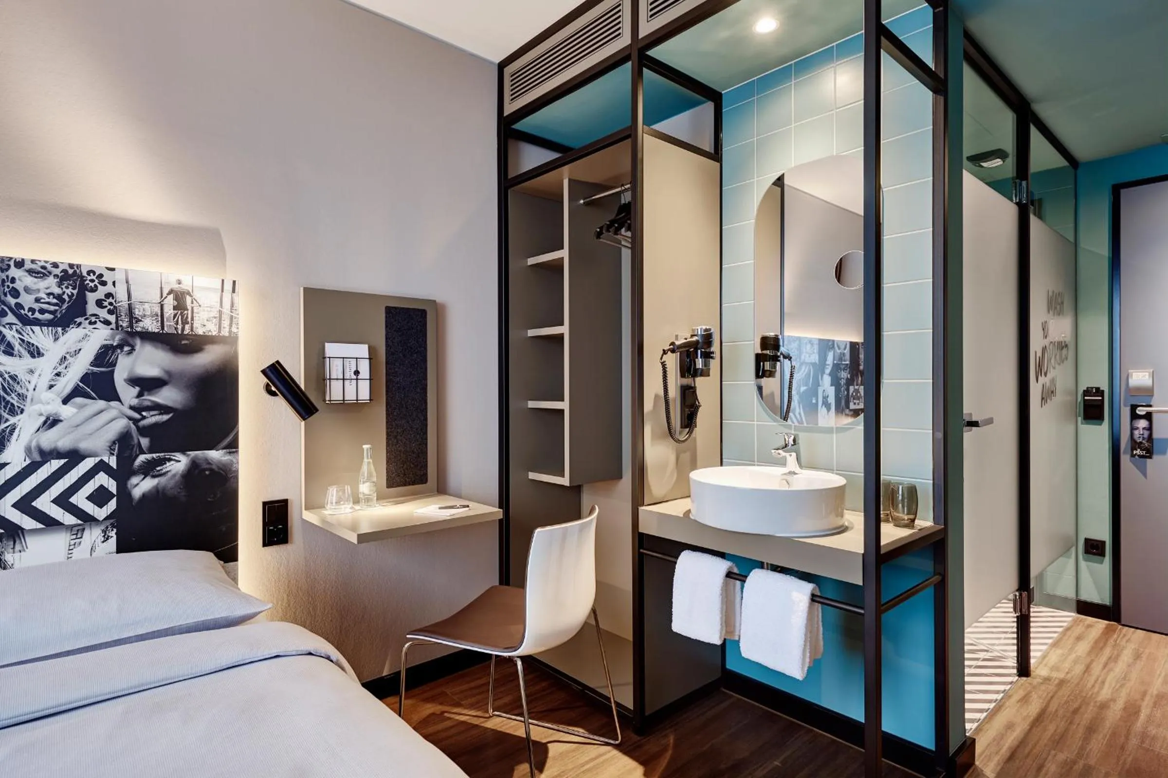 Place of worship, Bed in LEGERE HOTEL Wiesbaden-Taunusstein