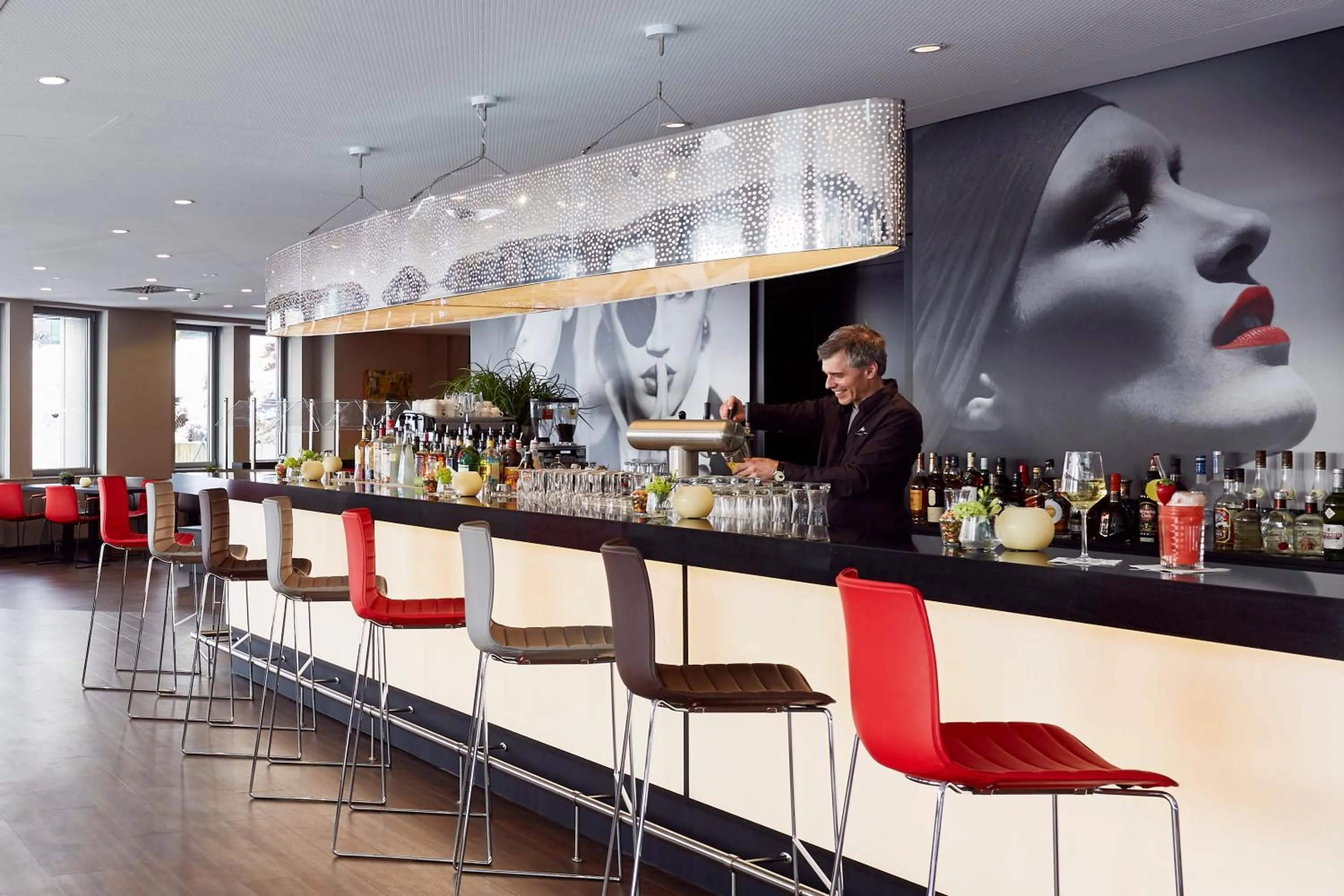 Lounge or bar in LEGERE HOTEL Wiesbaden-Taunusstein