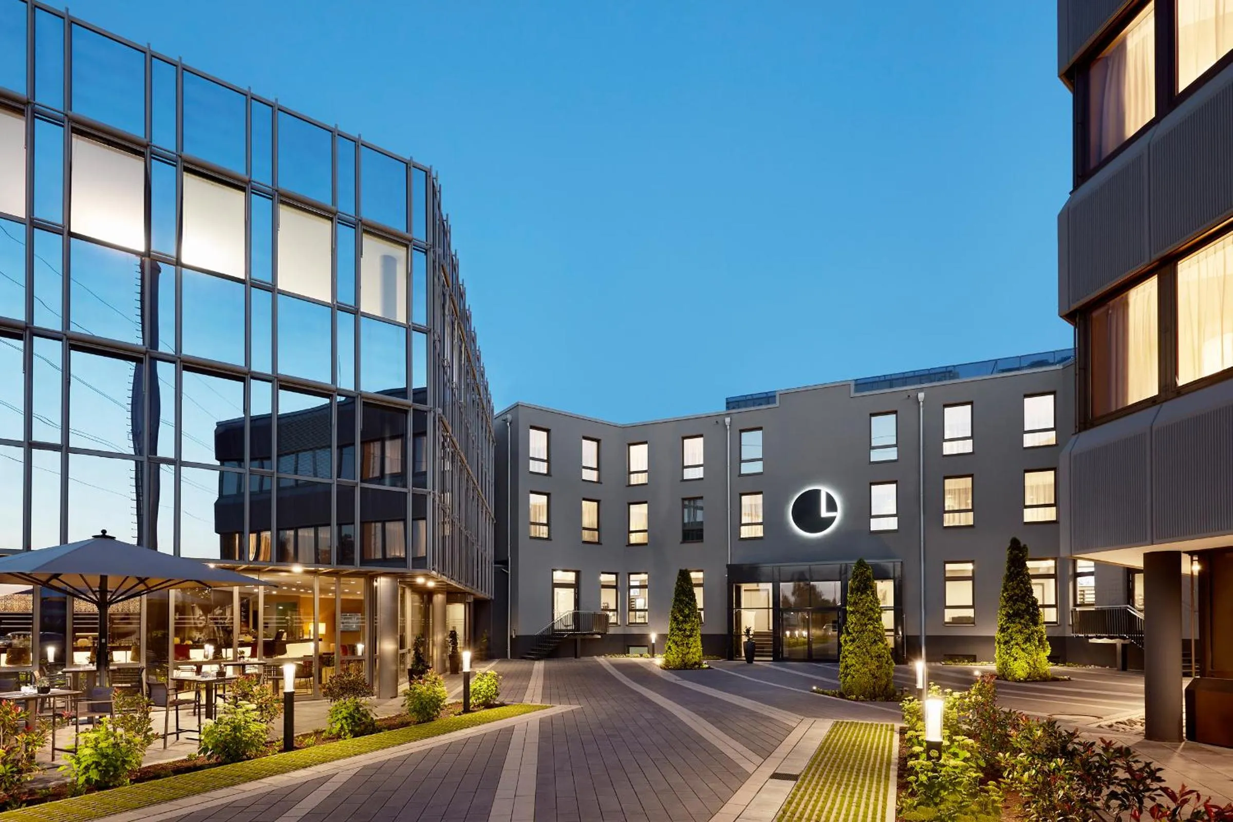 Facade/entrance in LEGERE HOTEL Wiesbaden-Taunusstein