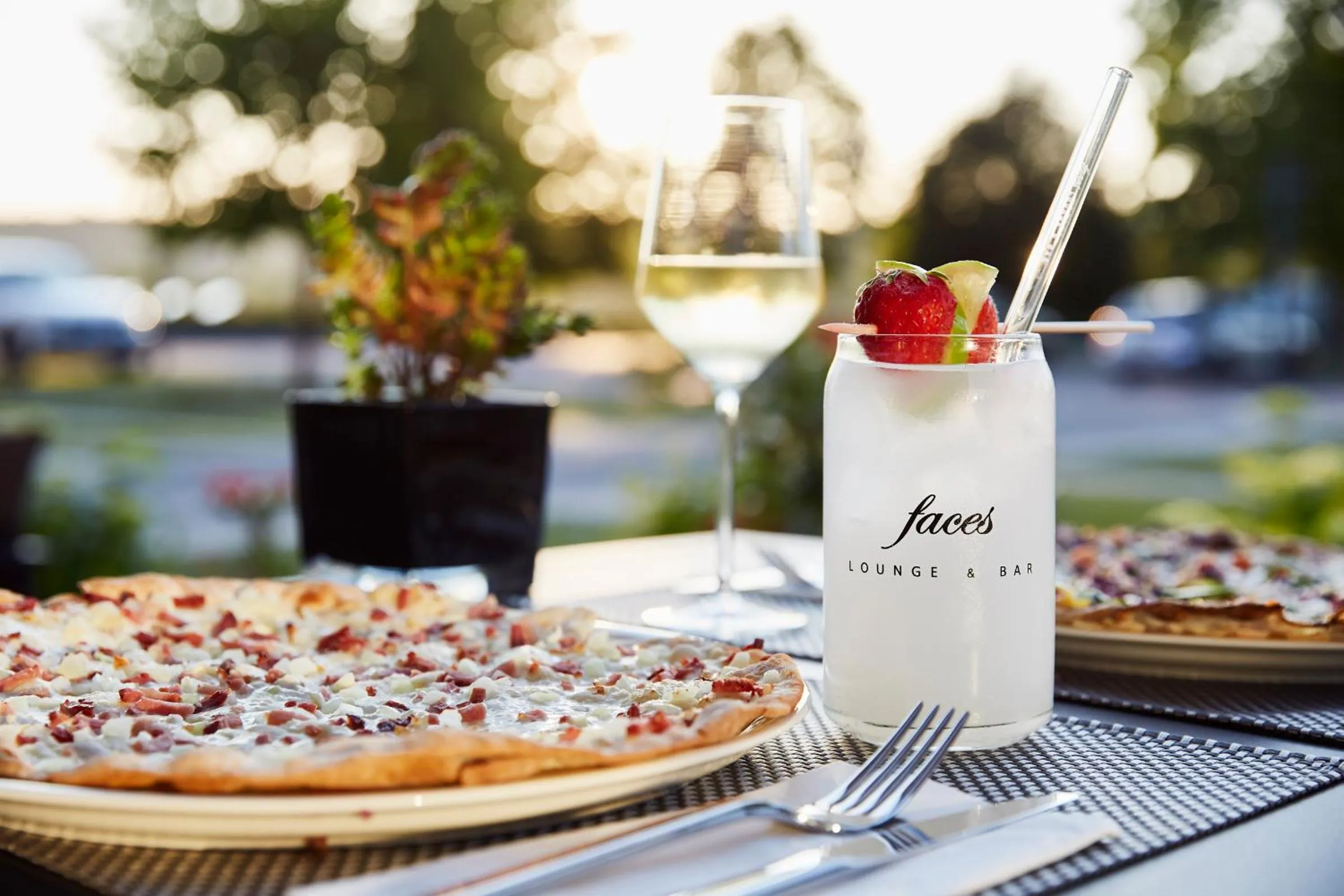 Food and drinks in LEGERE HOTEL Wiesbaden-Taunusstein