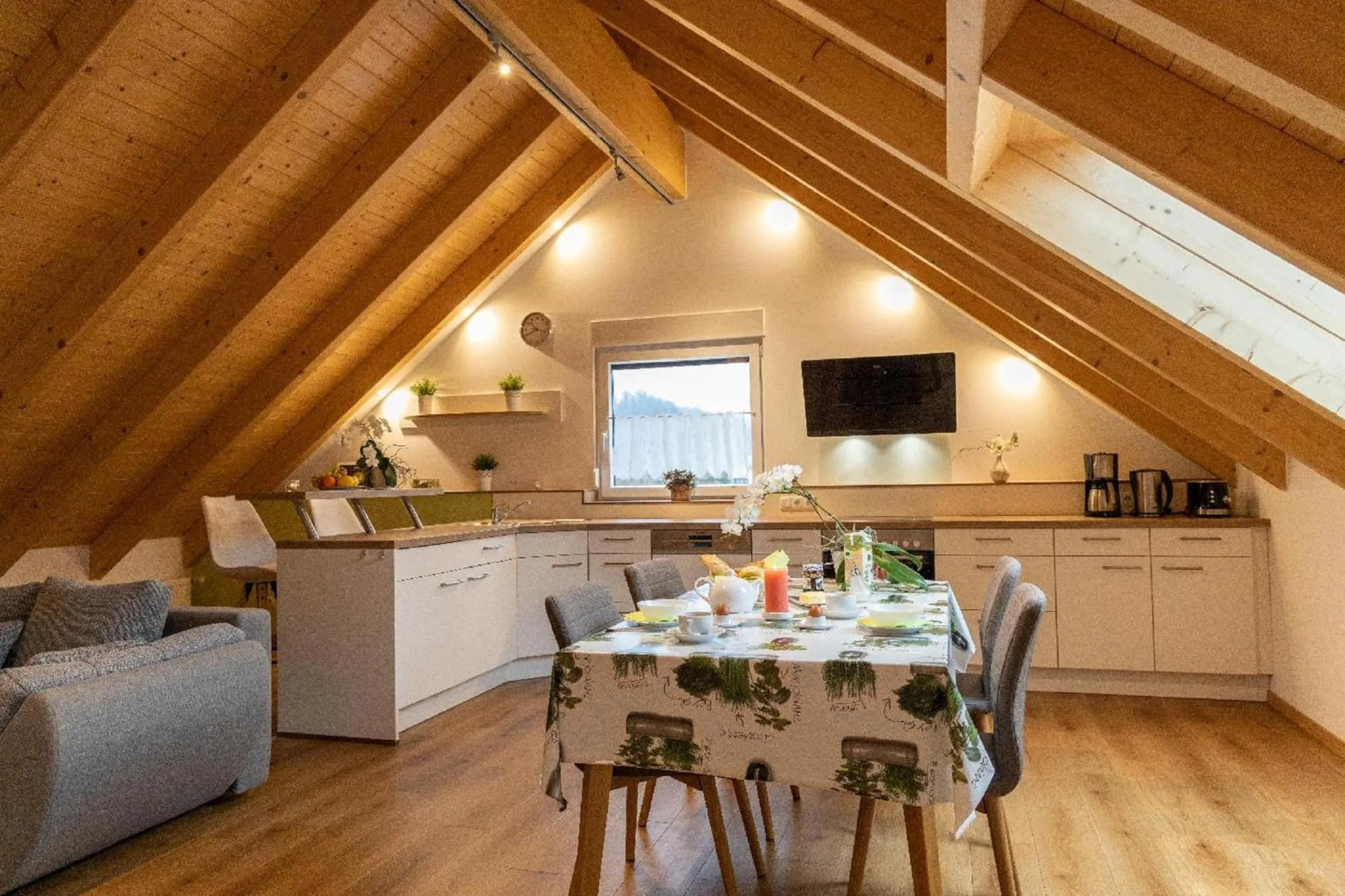 Ferienwohnung Schäffer mit Klimaanlage und Freisitz im Garten